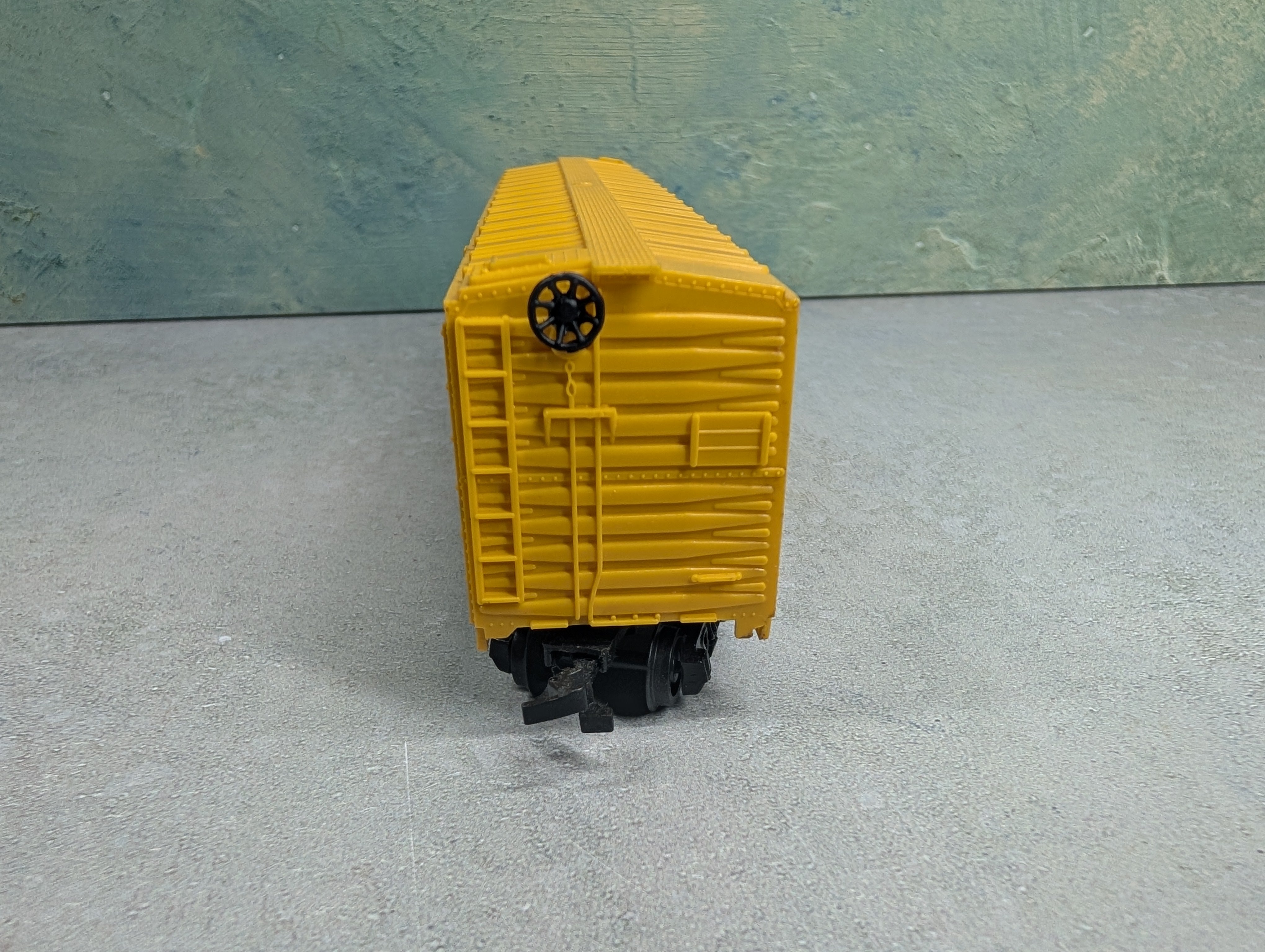 USED Bachmann HO Scale 50' Box Car Milwaukee Road MILW #56500