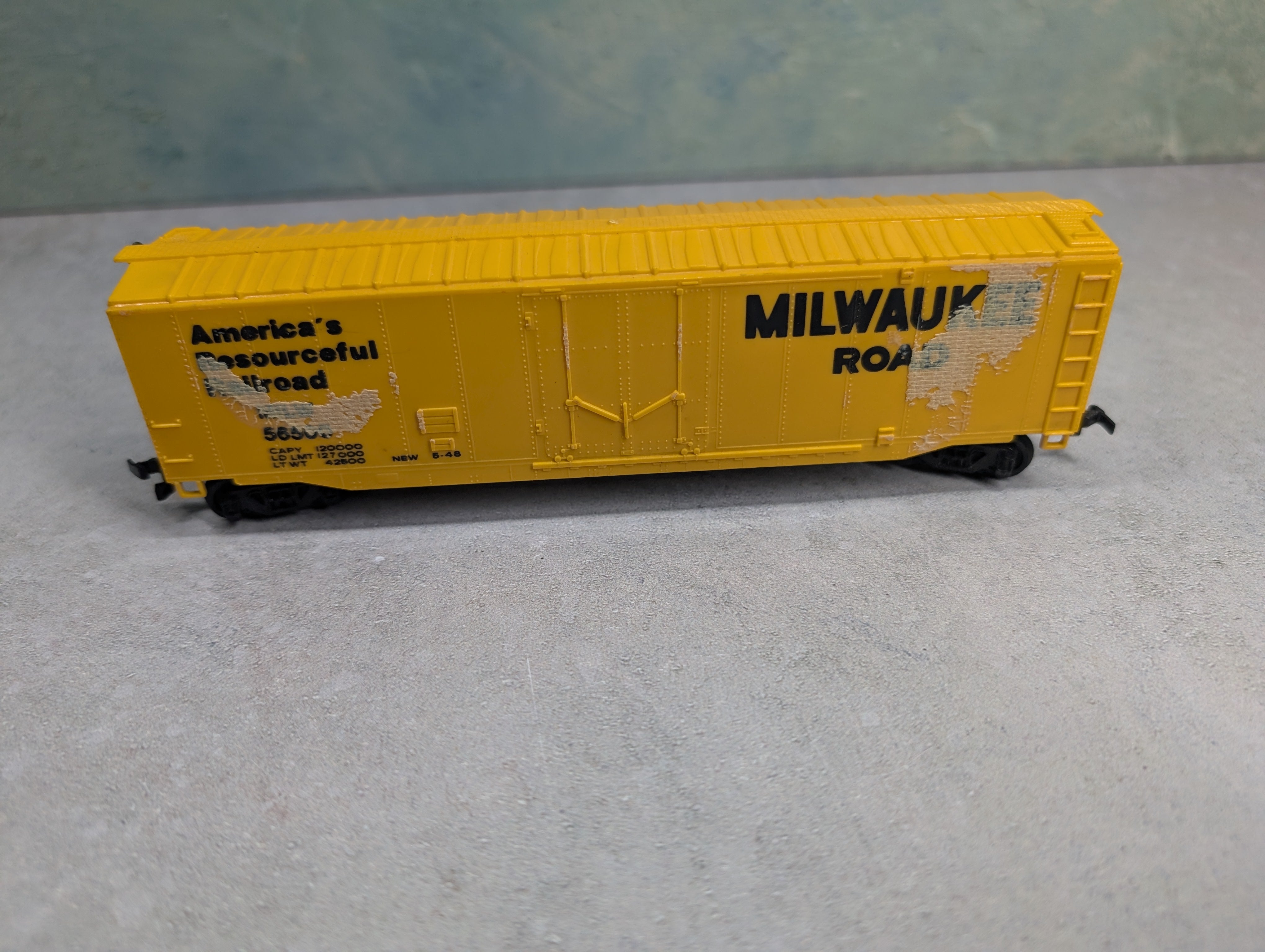 USED Bachmann HO Scale 50' Box Car Milwaukee Road MILW #56500