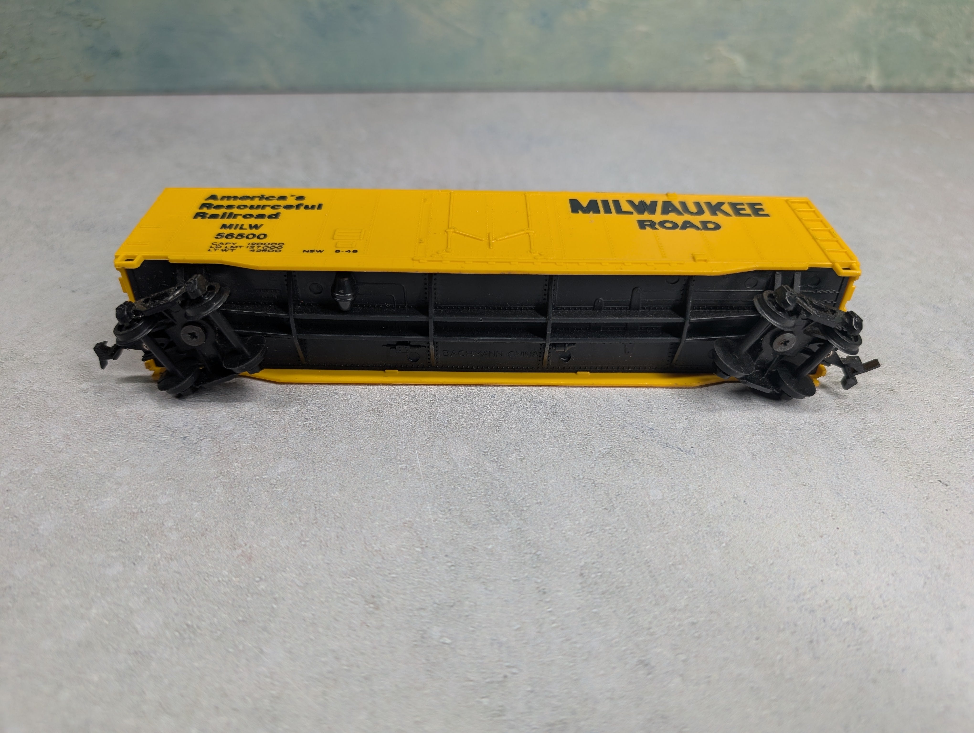 USED Bachmann HO Scale 50' Box Car Milwaukee Road MILW #56500