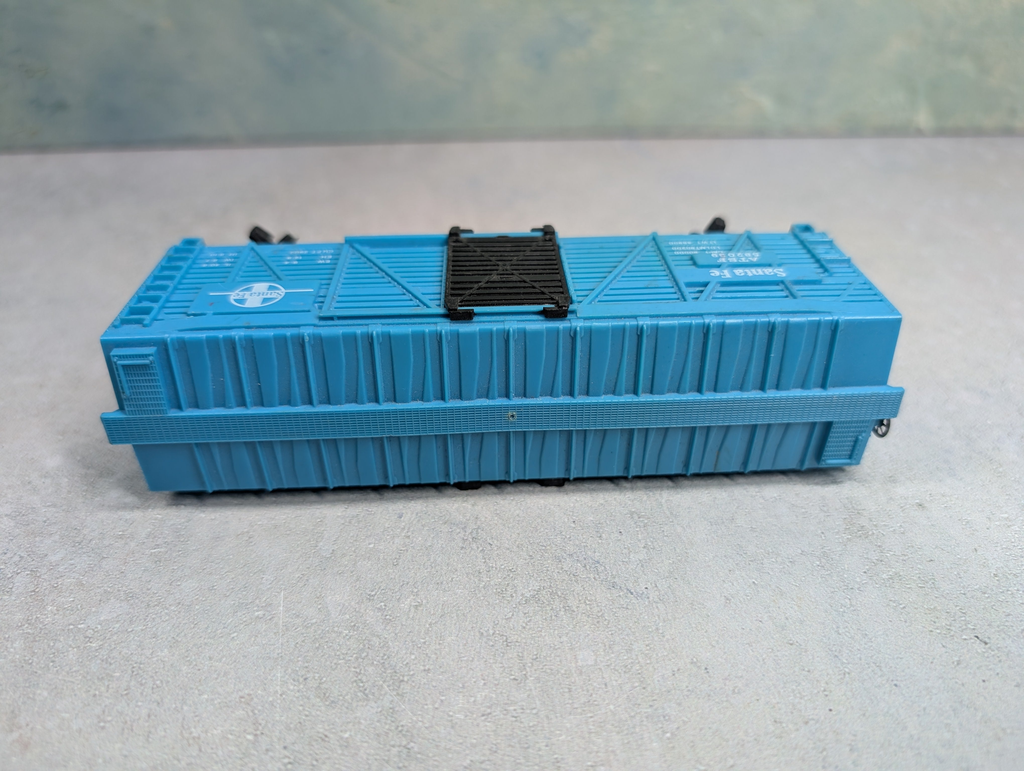 USED HO Scale Stock Cattle Car Santa Fe ATSF #582039