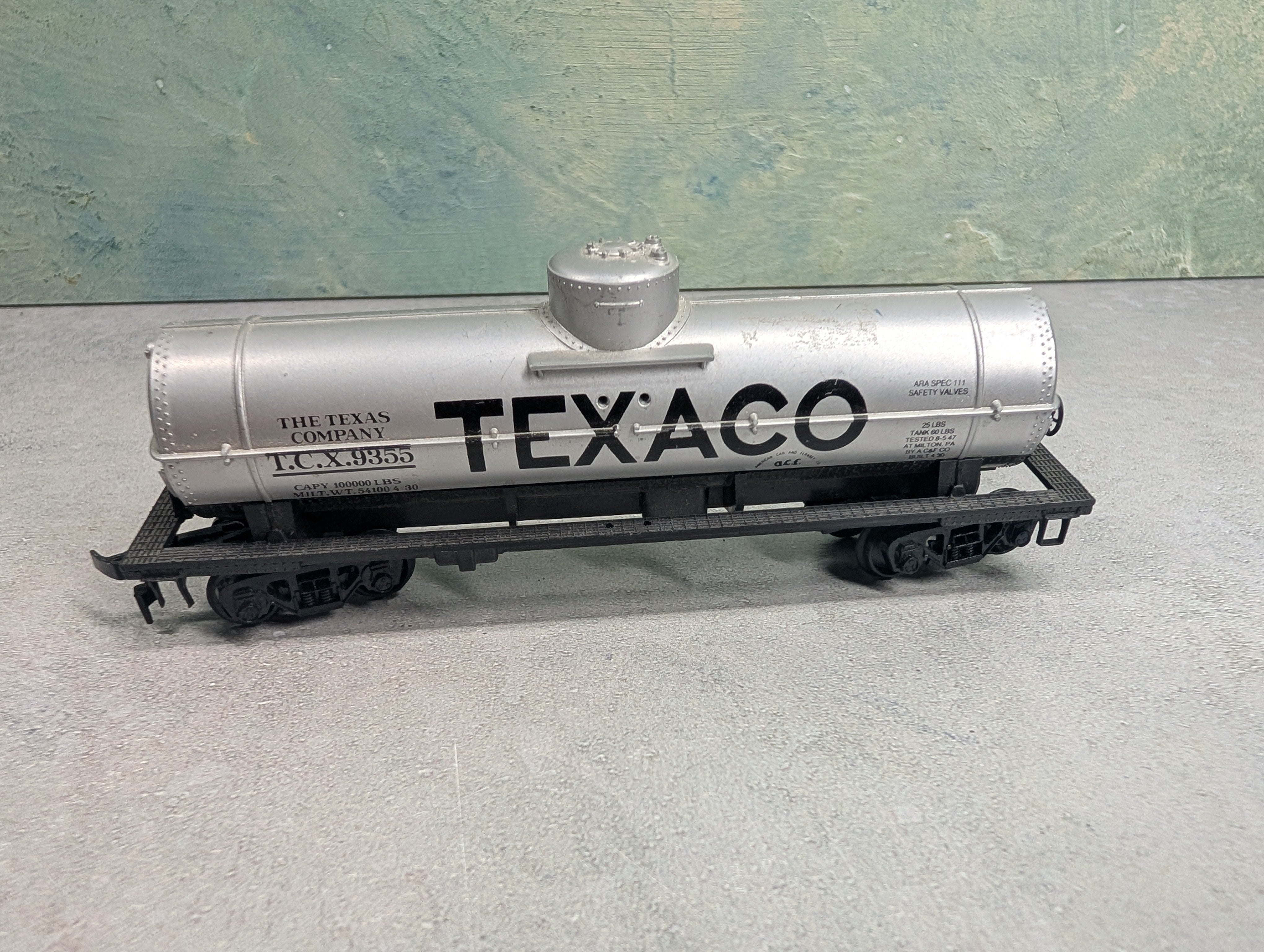 USED HO Scale Single Dome Tank Car Texaco TCX #9355