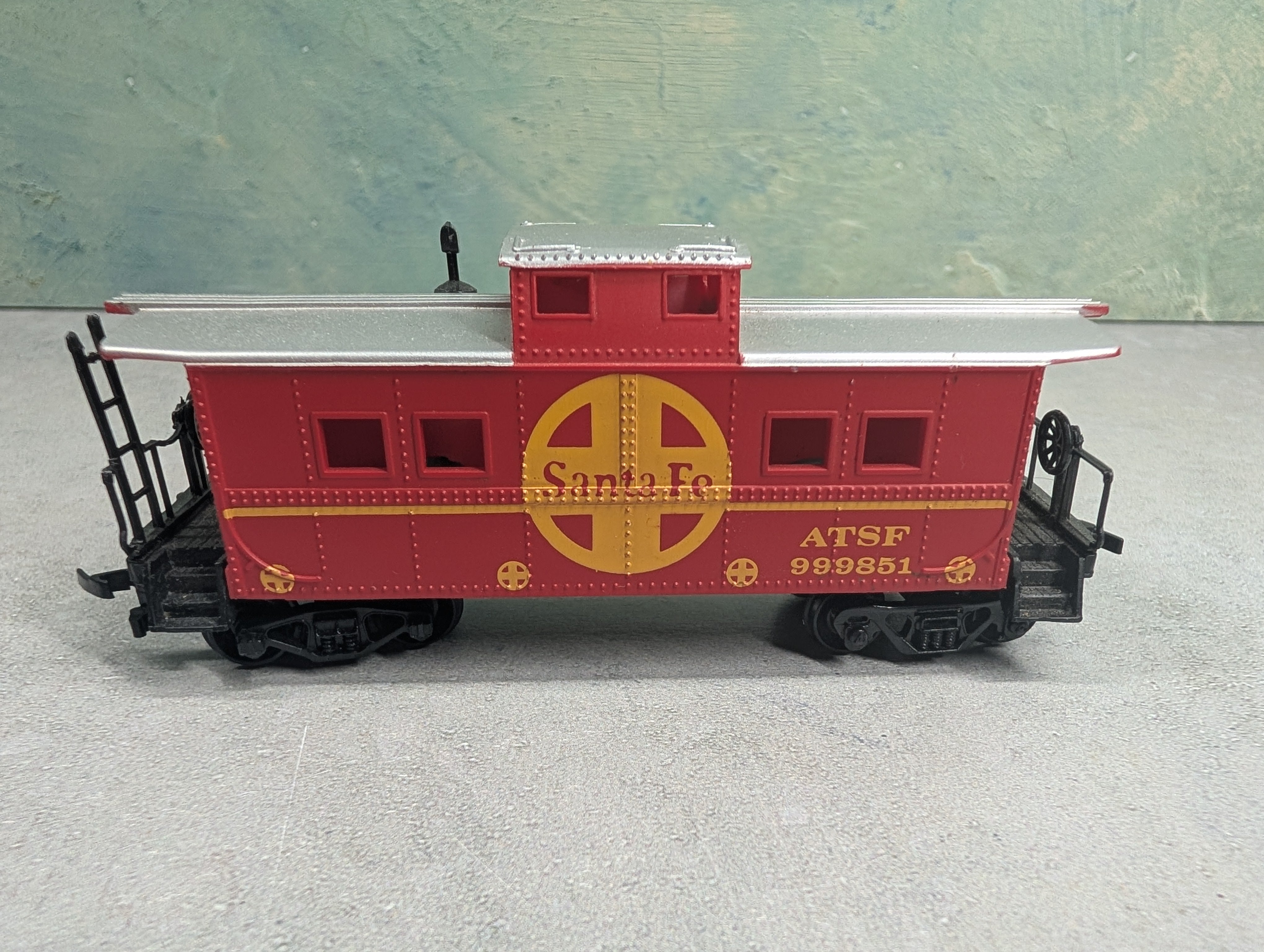 USED Life-Like HO Scale Caboose Santa Fe ATSF #999851