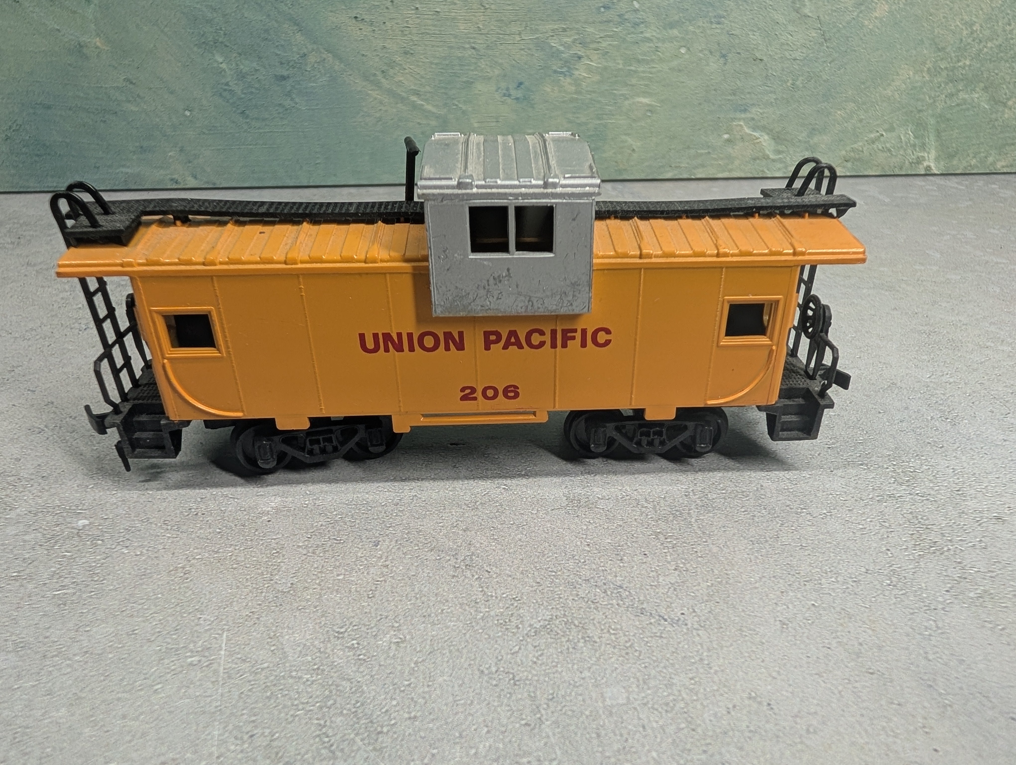 USED Bachmann HO Scale Caboose Union Pacific #206
