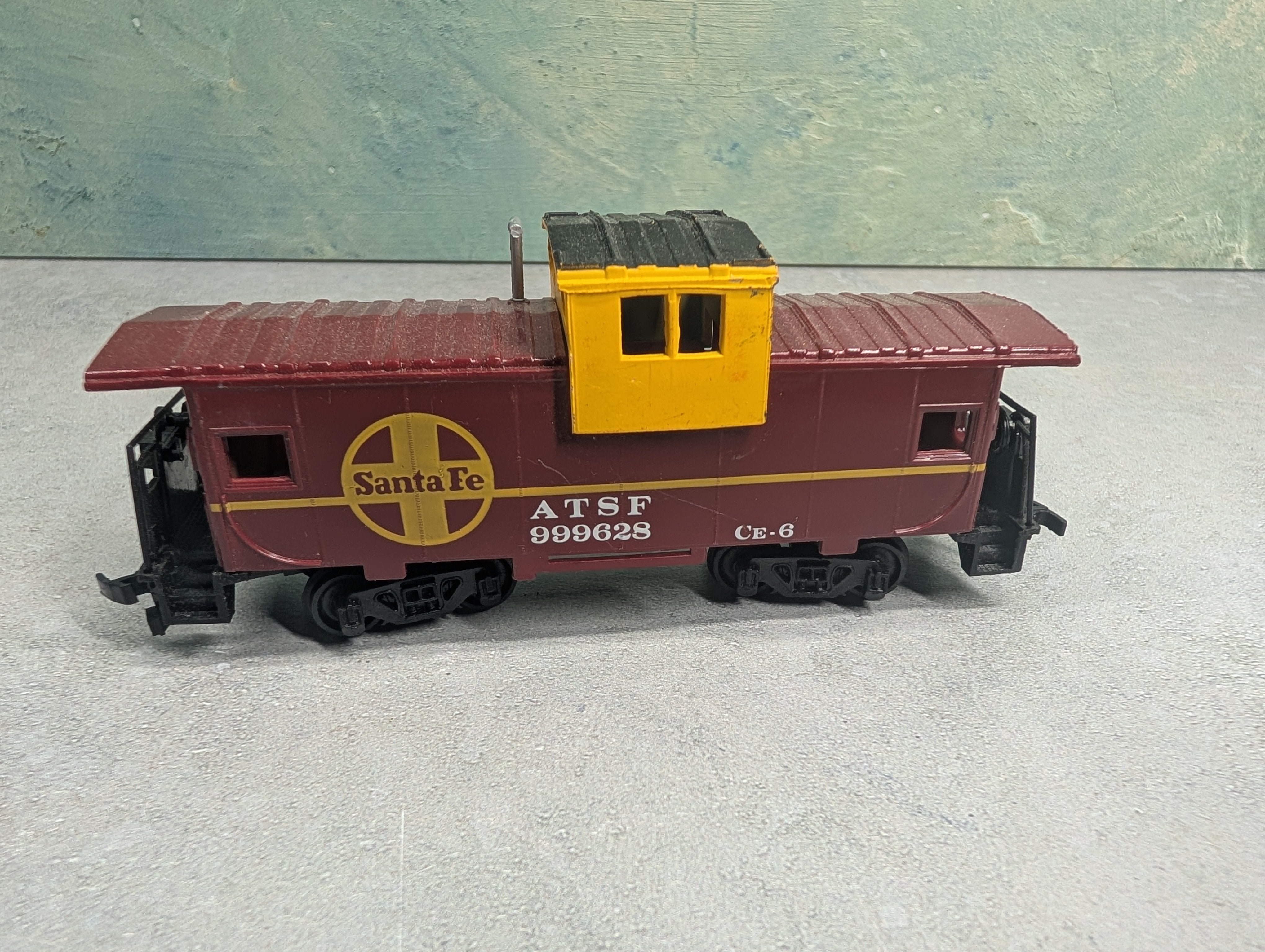 USED Bachmann HO Scale Caboose Santa Fe ATSF #999628