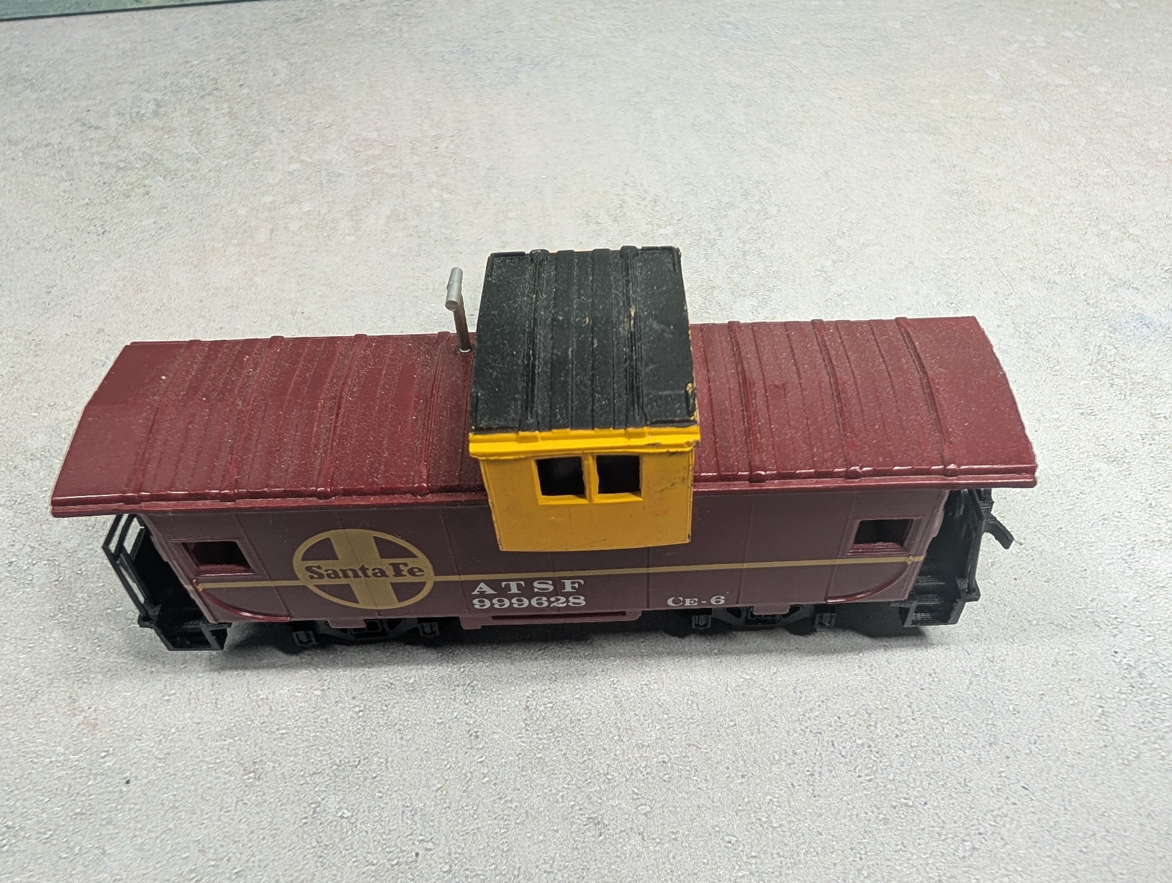 USED Bachmann HO Scale Caboose Santa Fe ATSF #999628