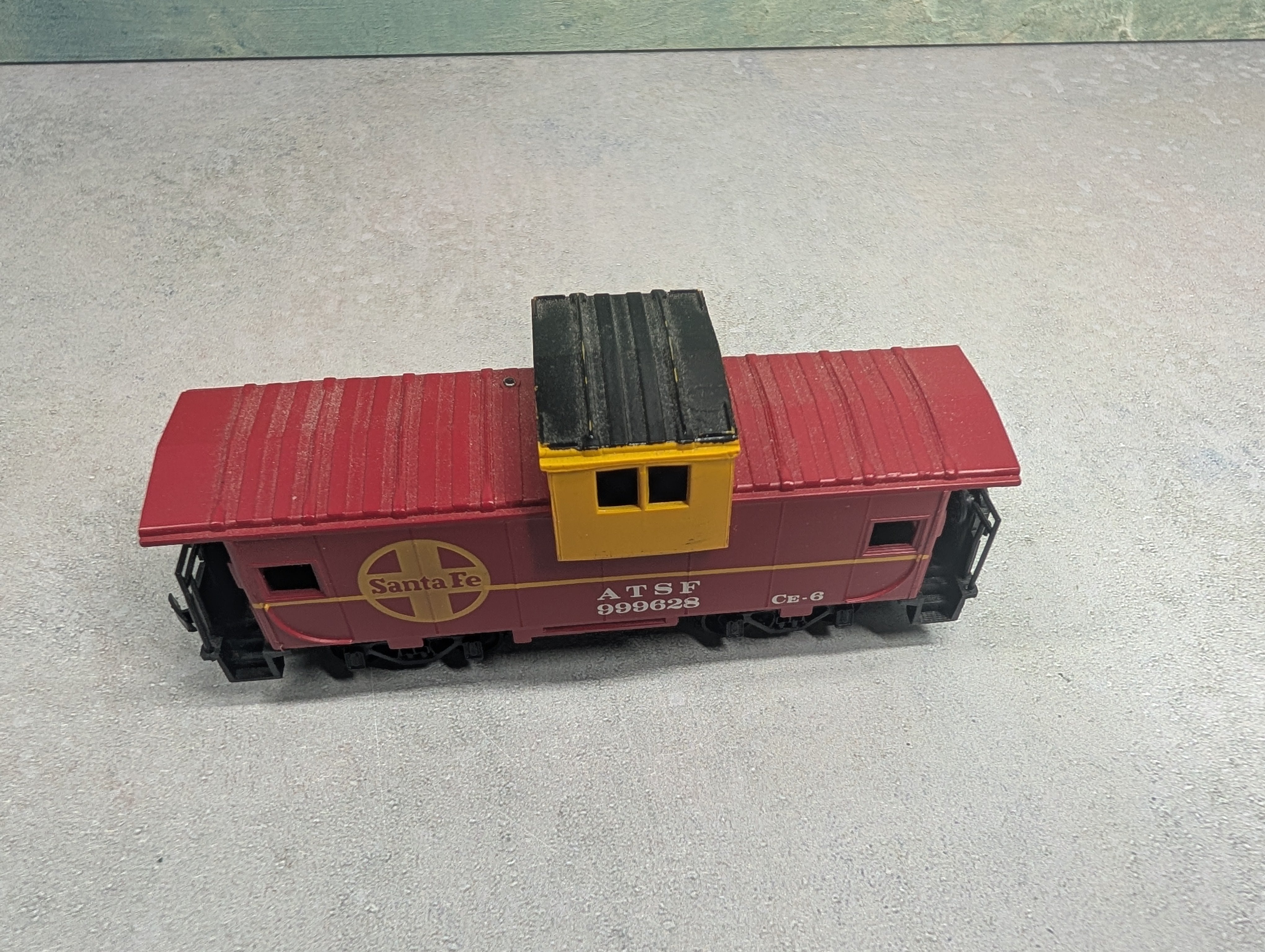 USED Bachmann HO Scale Caboose Santa Fe ATSF #999628 Red