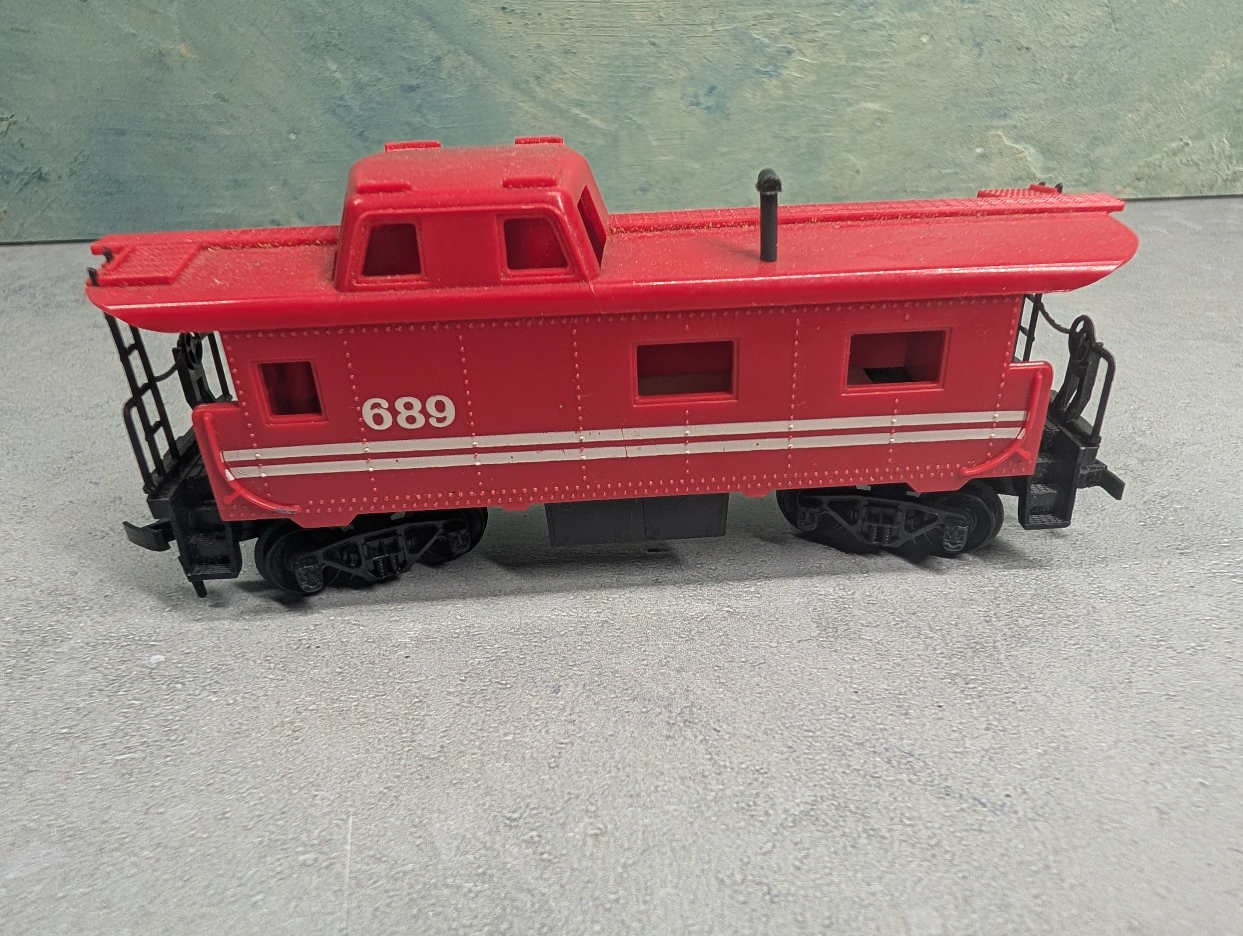 USED Tyco HO Scale Caboose #689