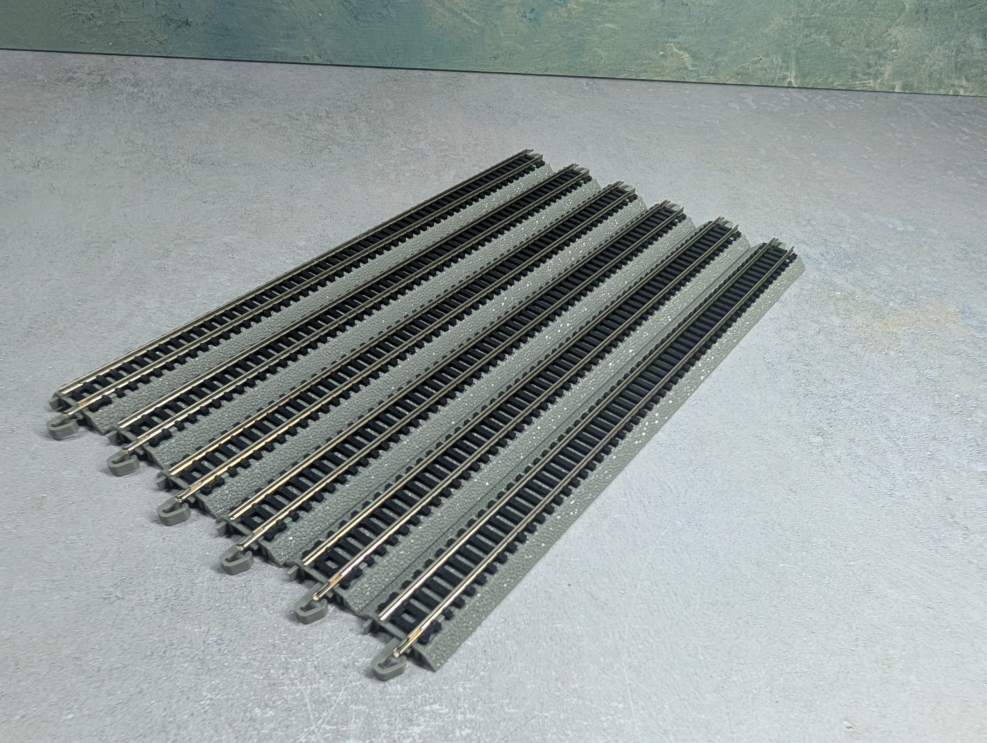 USED Bachmann N Scale Lot of 10" Straight Track (6 pcs)