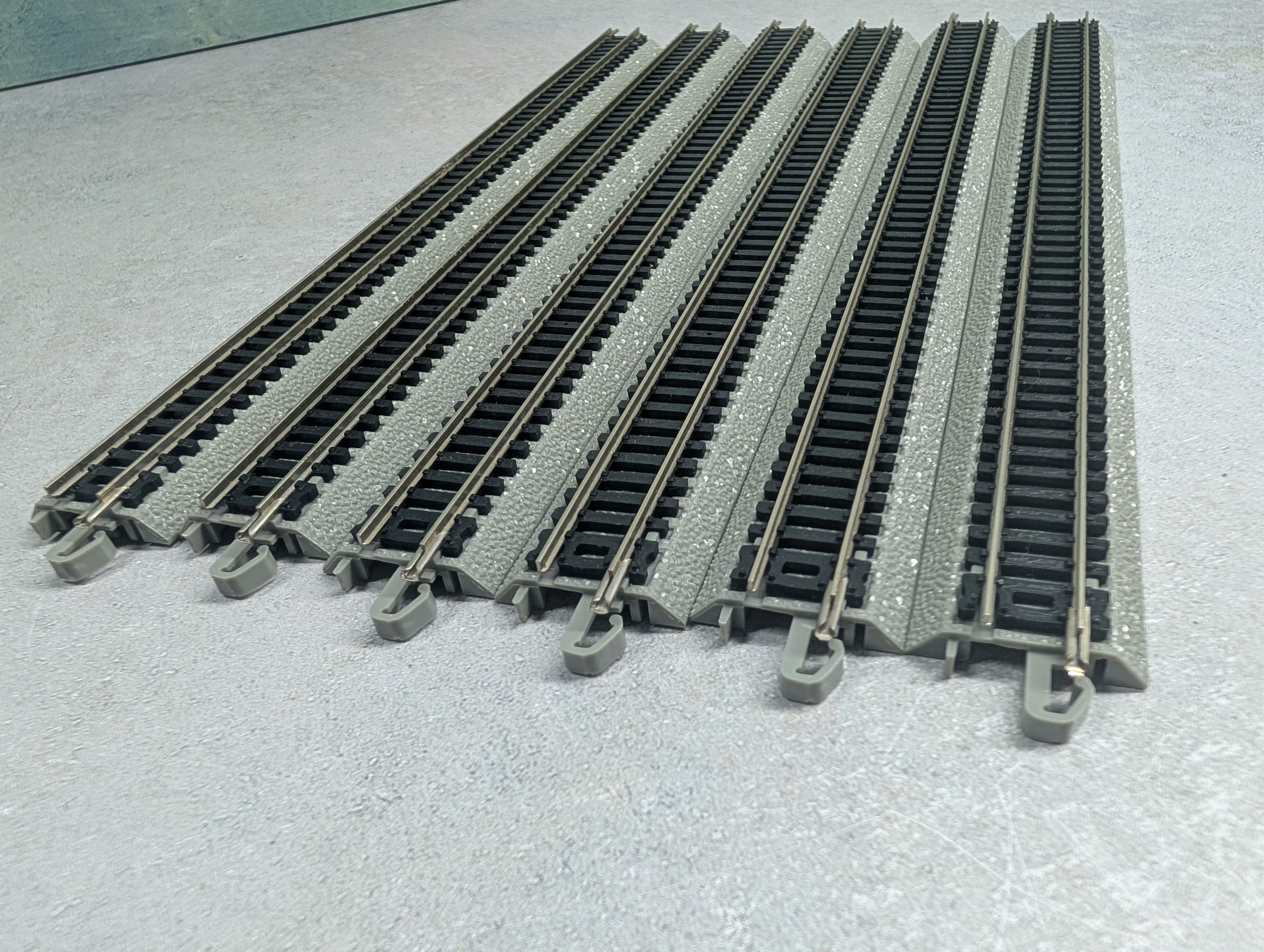USED Bachmann N Scale Lot of 10" Straight Track (6 pcs)