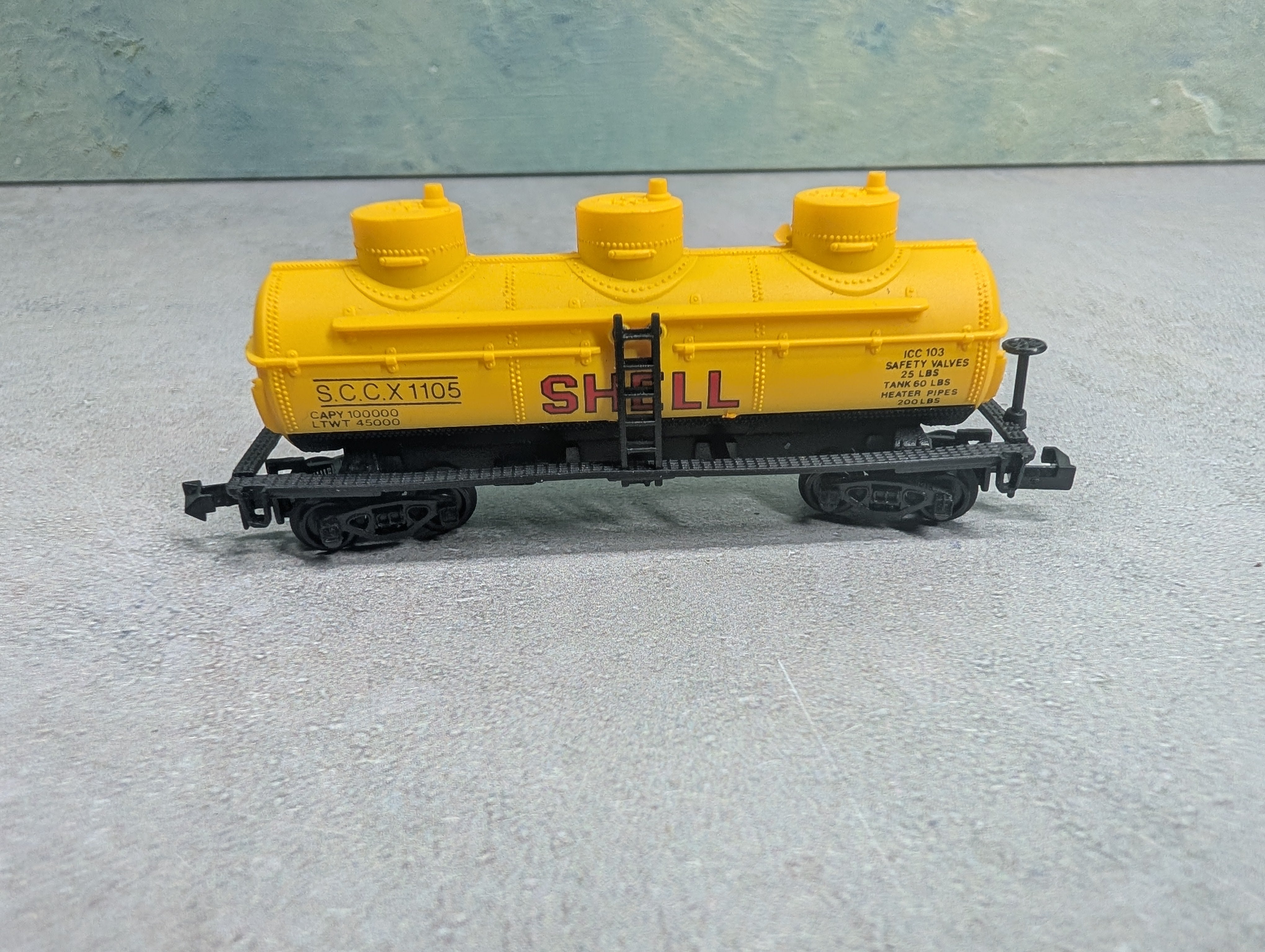 USED N Scale Triple Dome Tank Car Shell SCCX #1105