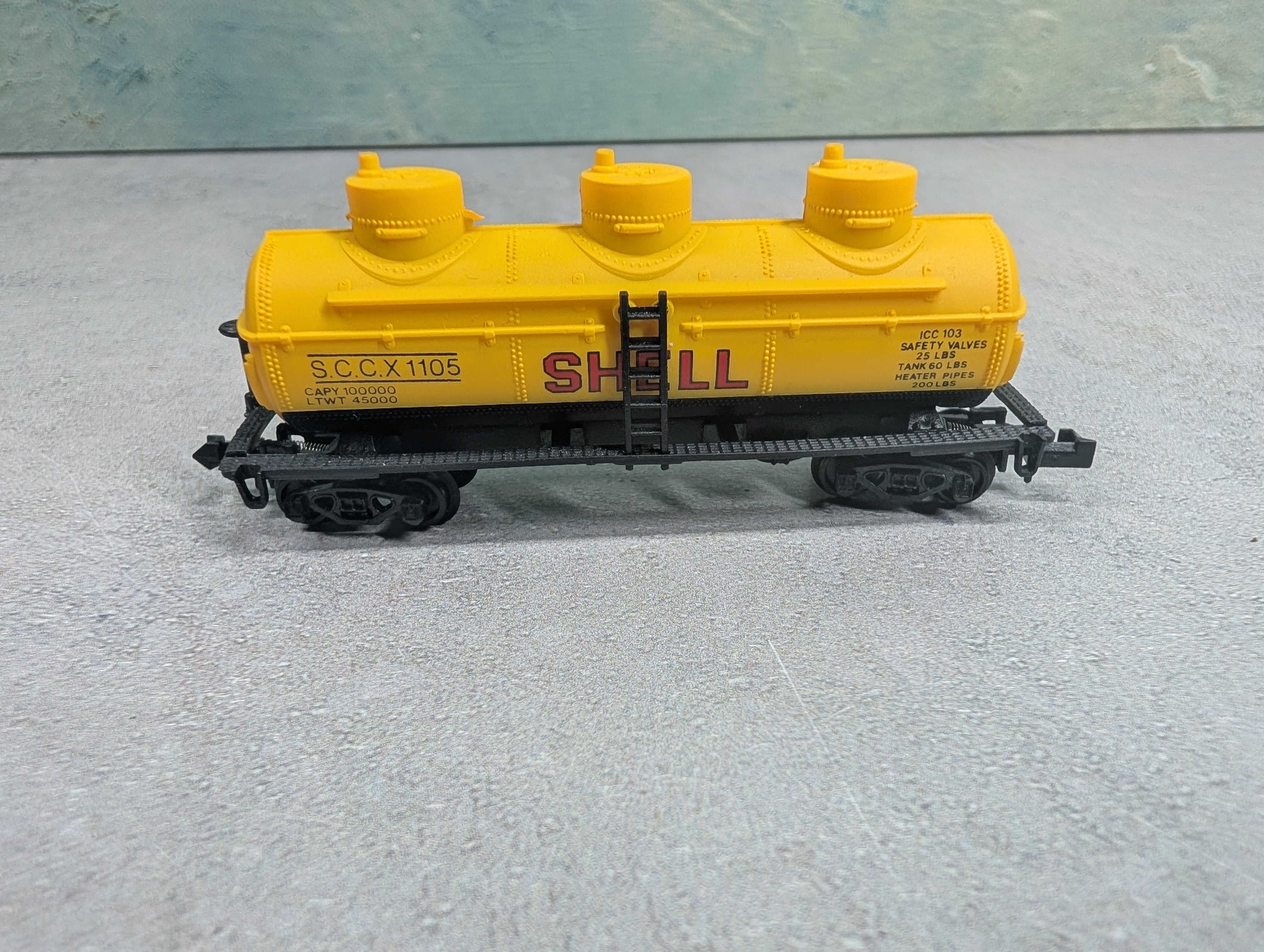 USED N Scale Triple Dome Tank Car Shell SCCX #1105