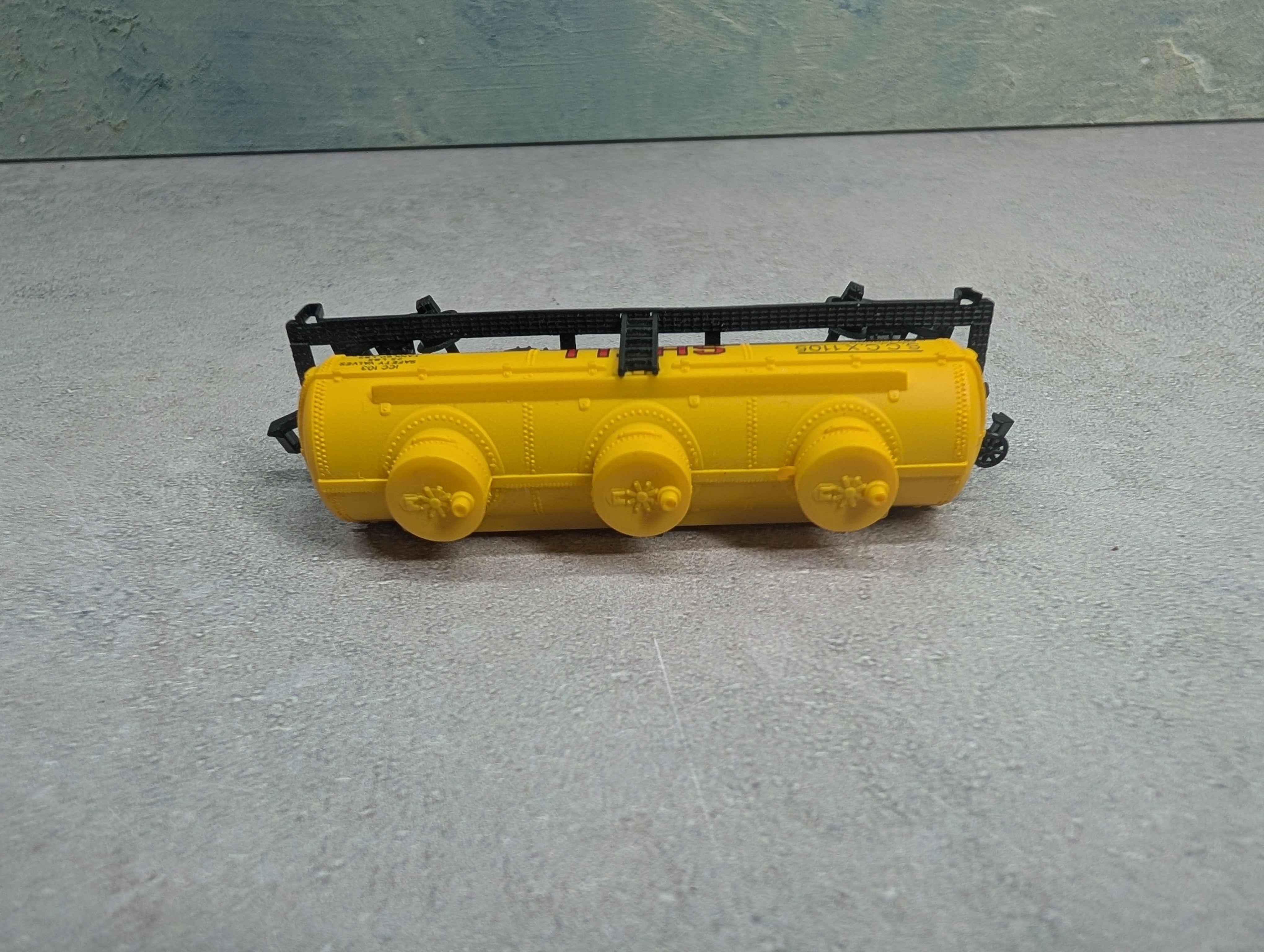 USED N Scale Triple Dome Tank Car Shell SCCX #1105
