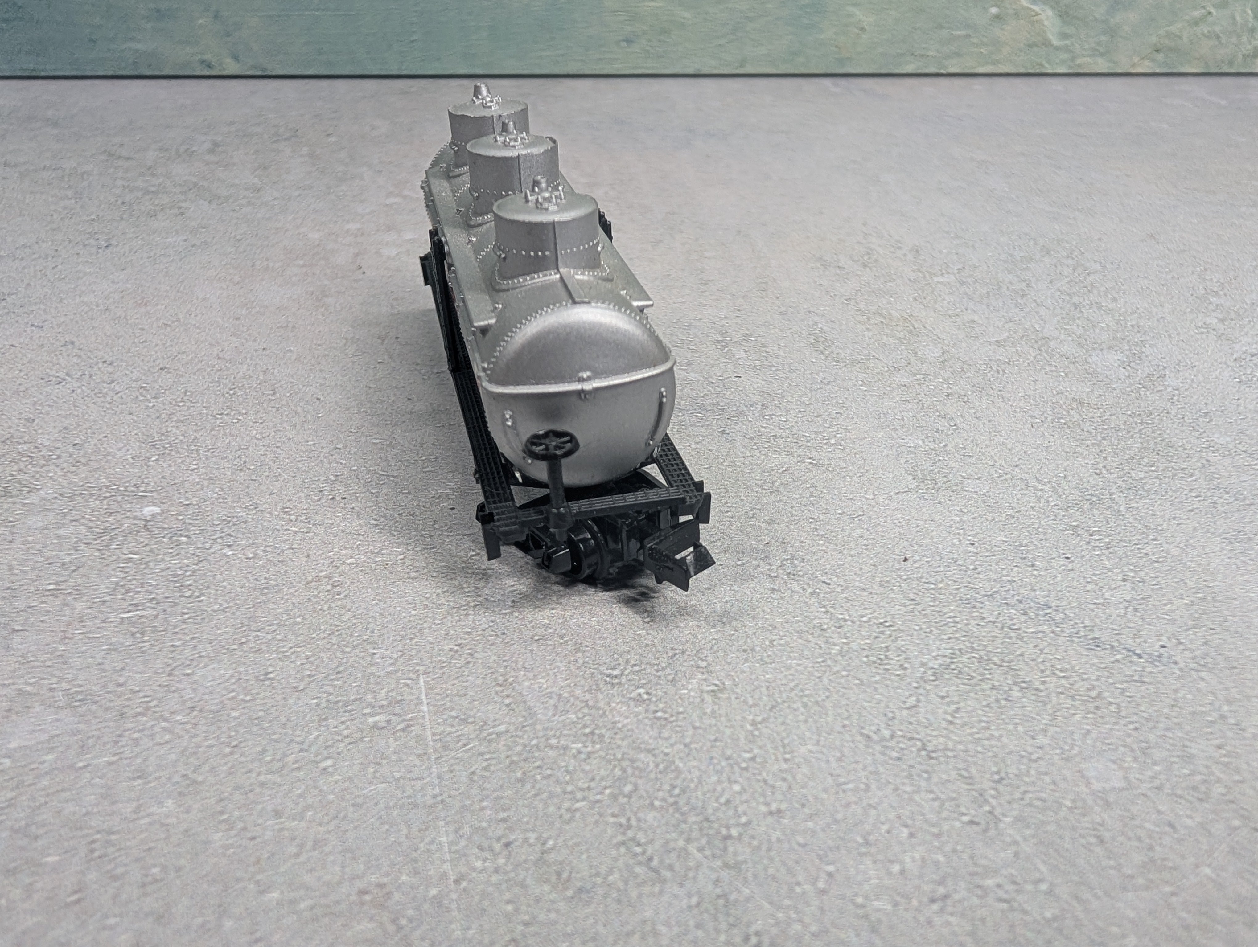 USED Model Power N Scale Triple Dome Tank Car Mobil