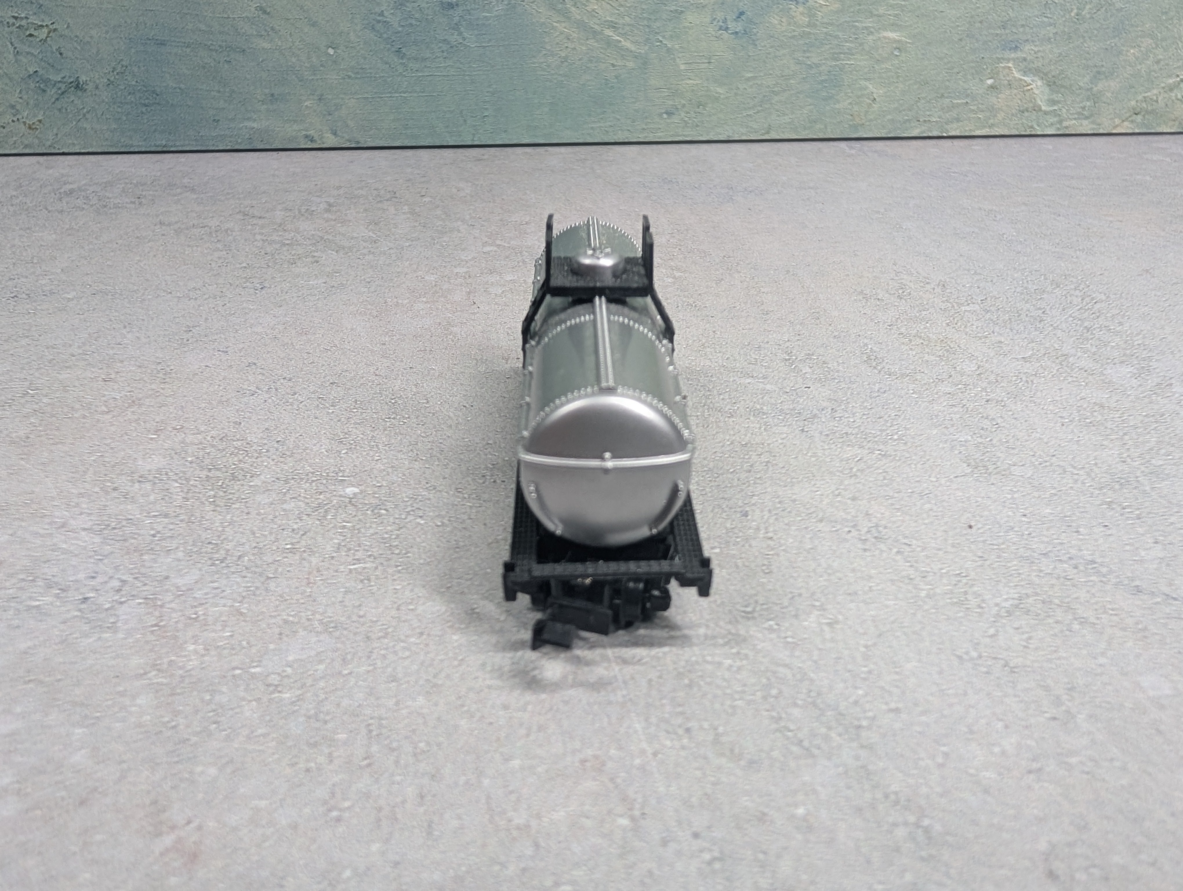 USED Model Power N Scale Single Dome Tank Car Mobil GATX #42200