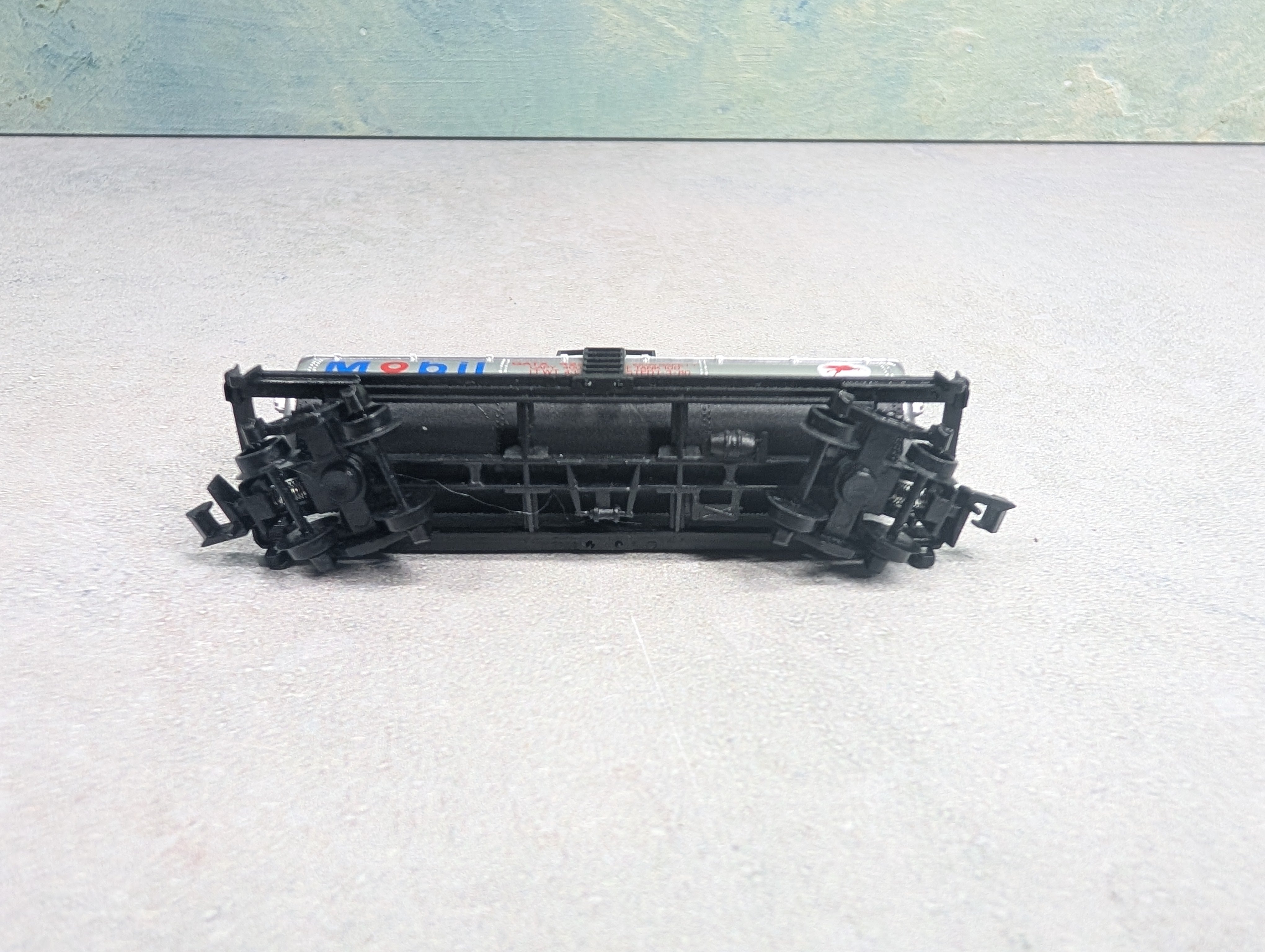 USED Model Power N Scale Single Dome Tank Car Mobil GATX #42200