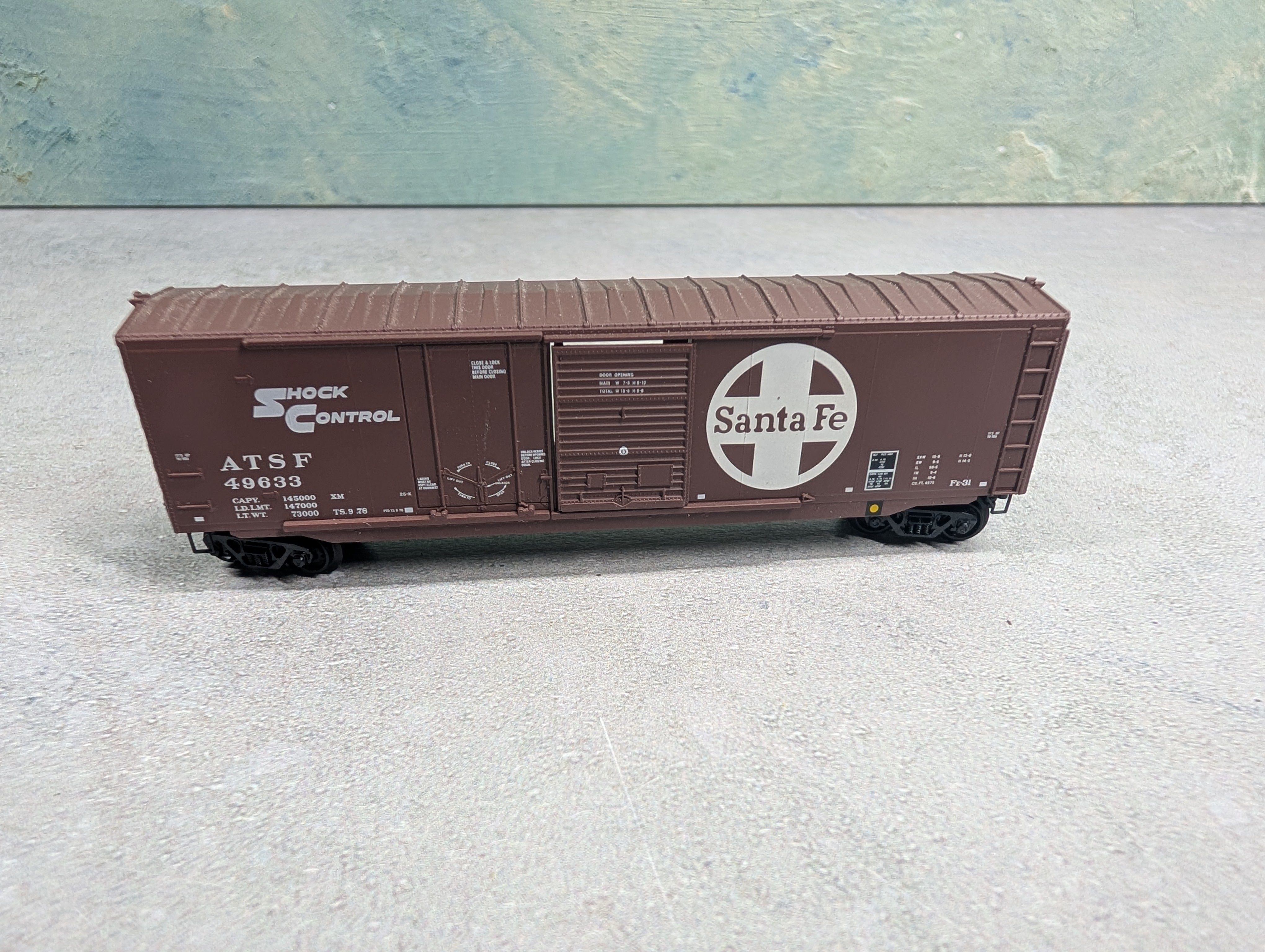 USED Micro-Trains N Scale Box Car Santa Fe ATSF #49633