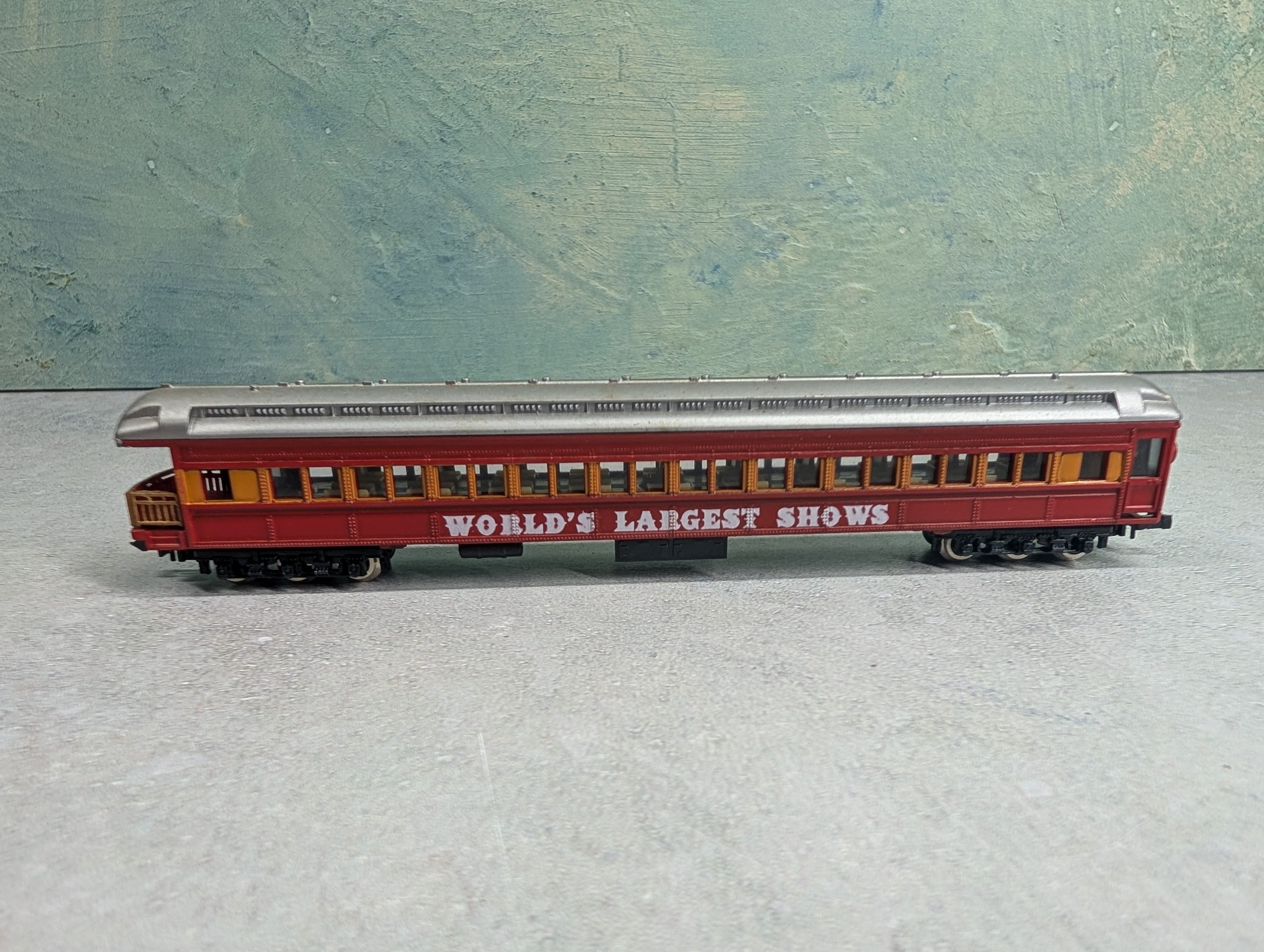 USED Model Power N Scale OBS Passenger Car World's Largest Shows Circus Passenger Car