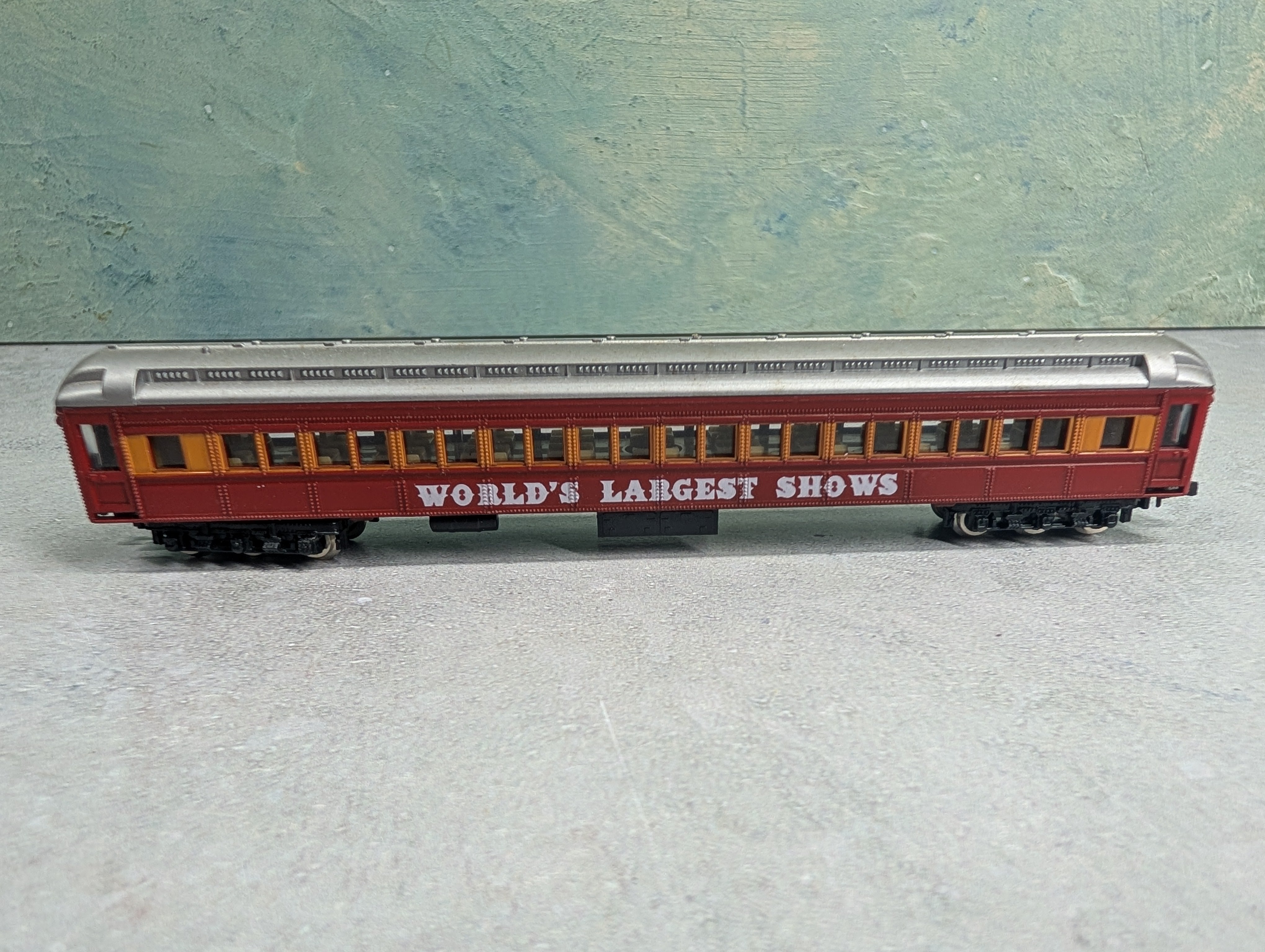 USED Model Power N Scale Passenger Car World's Largest Shows Circus Passenger Car