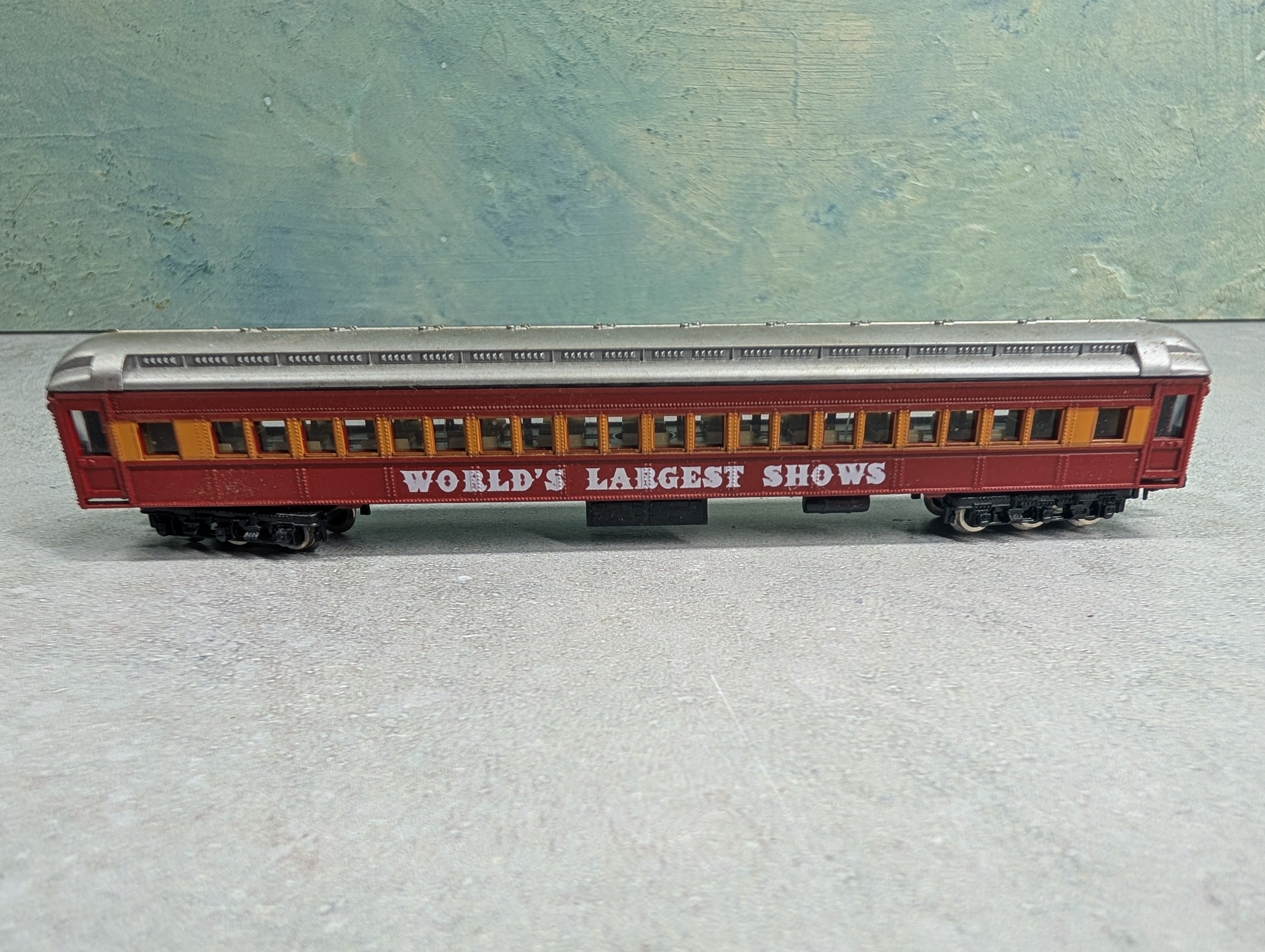 USED Model Power N Scale Passenger Car World's Largest Shows Circus Passenger Car