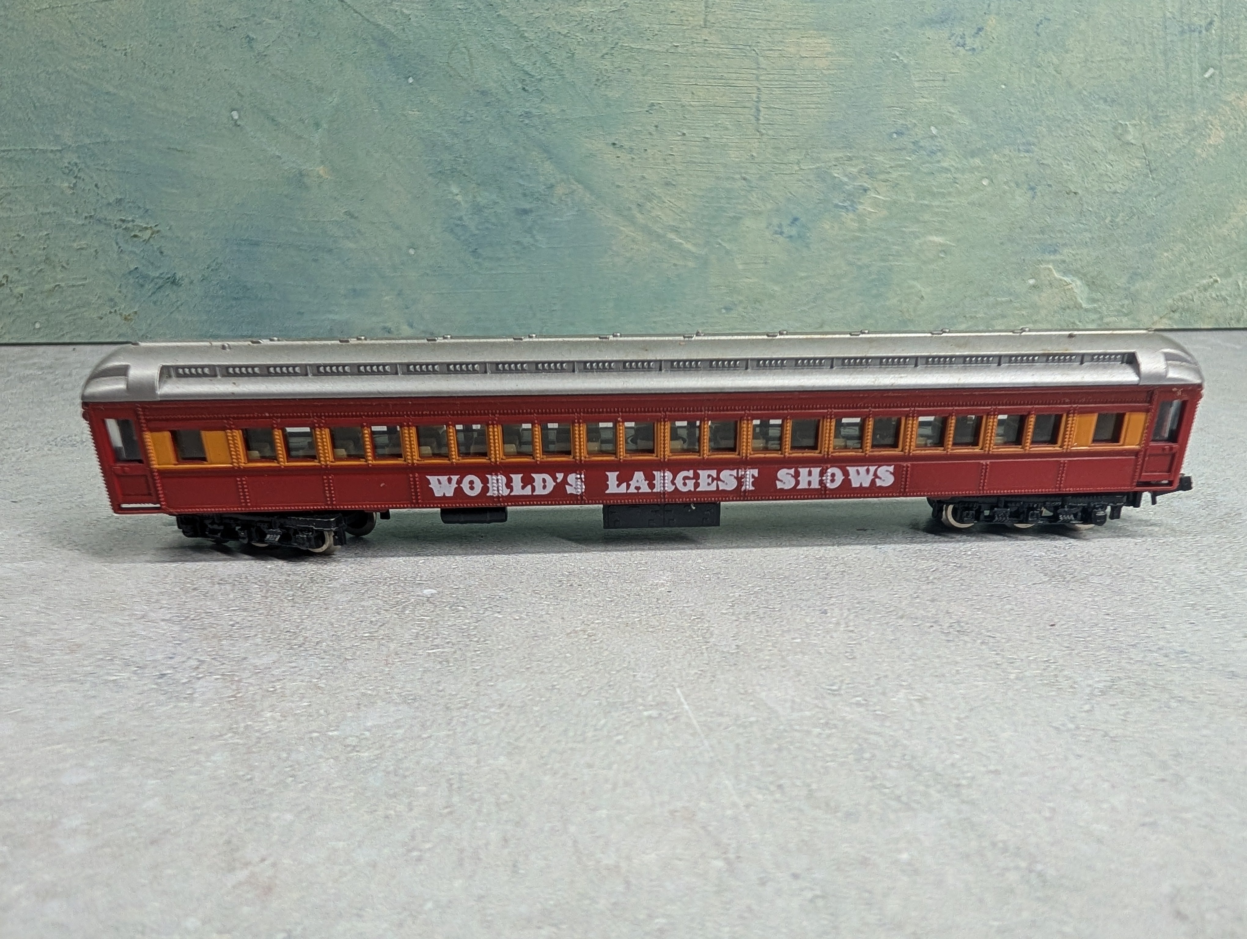 USED Model Power N Scale Passenger Car World's Largest Shows Circus Passenger Car