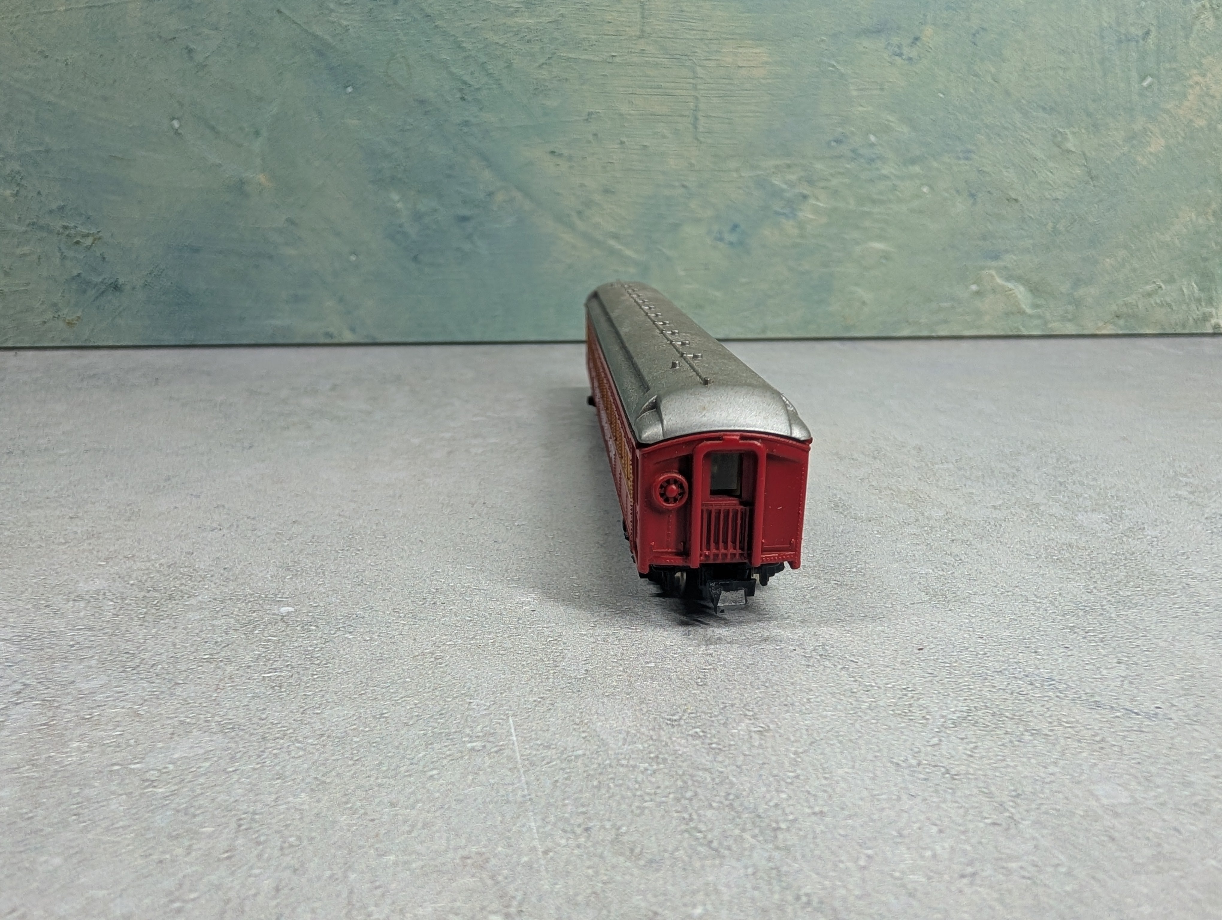 USED Model Power N Scale OBS Passenger Car World's Largest Shows Circus Passenger Car