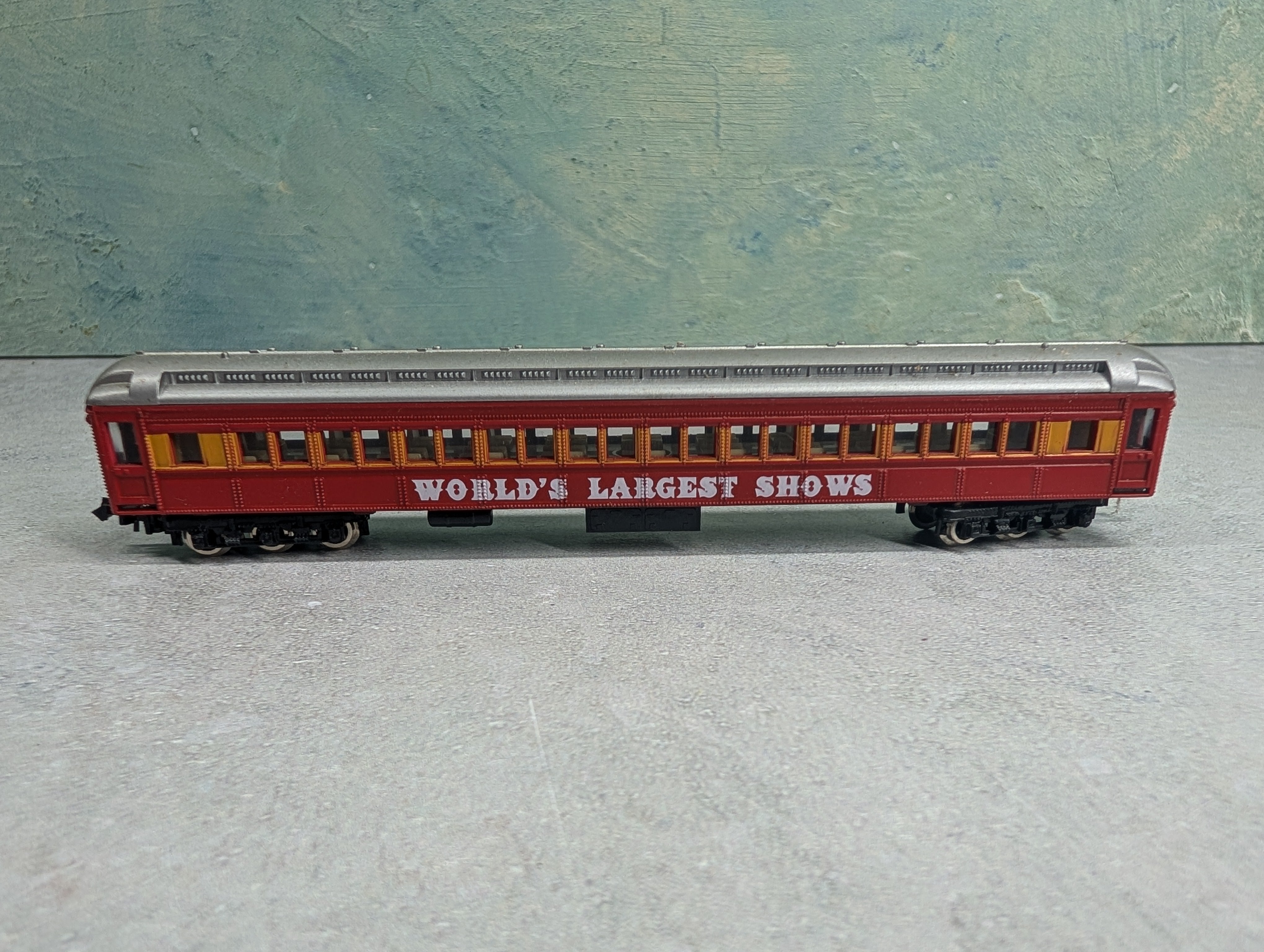 USED Model Power N Scale Passenger Car World's Largest Shows Circus Passenger Car