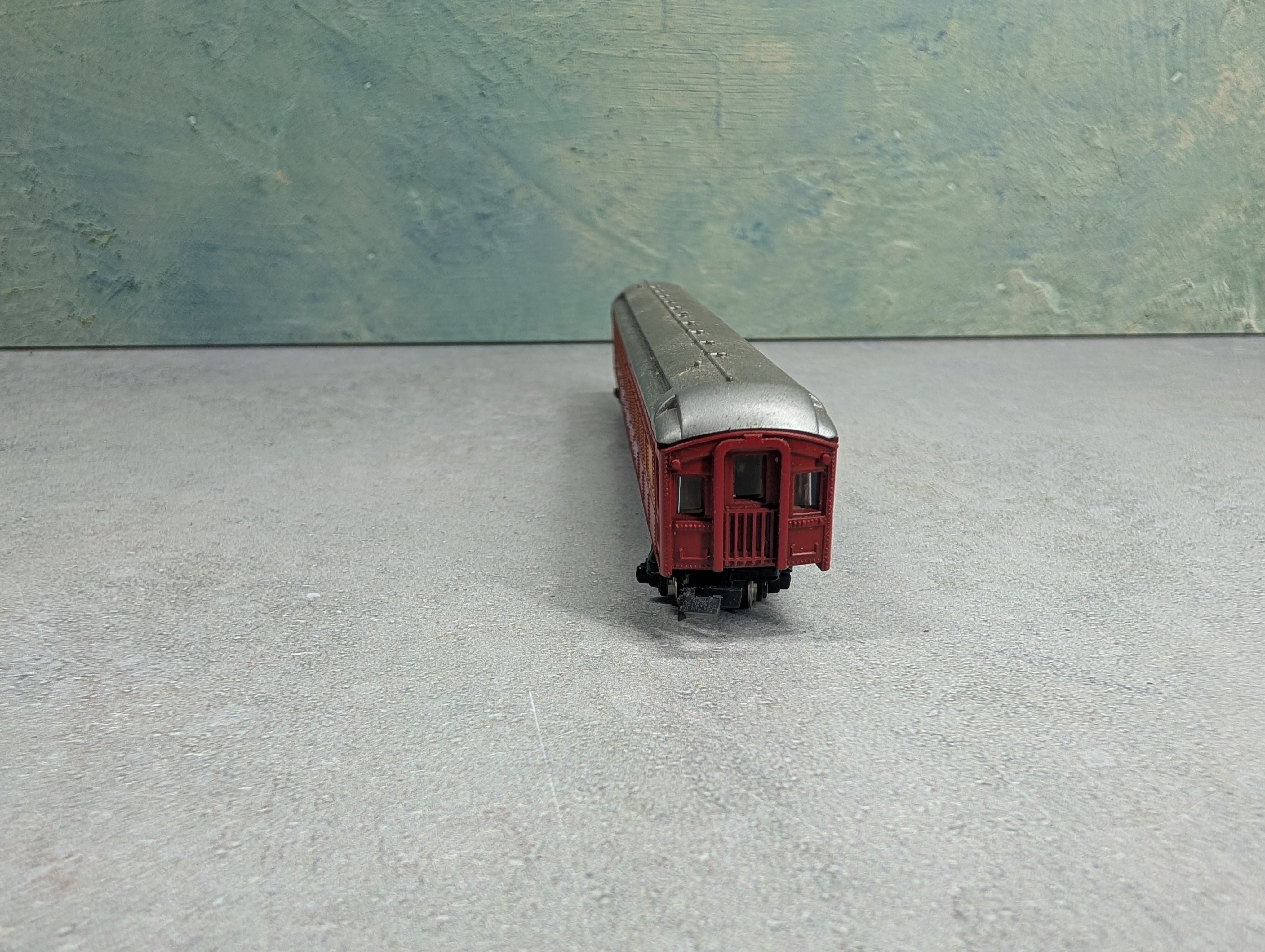 USED Model Power N Scale Passenger Car World's Largest Shows Circus Passenger Car