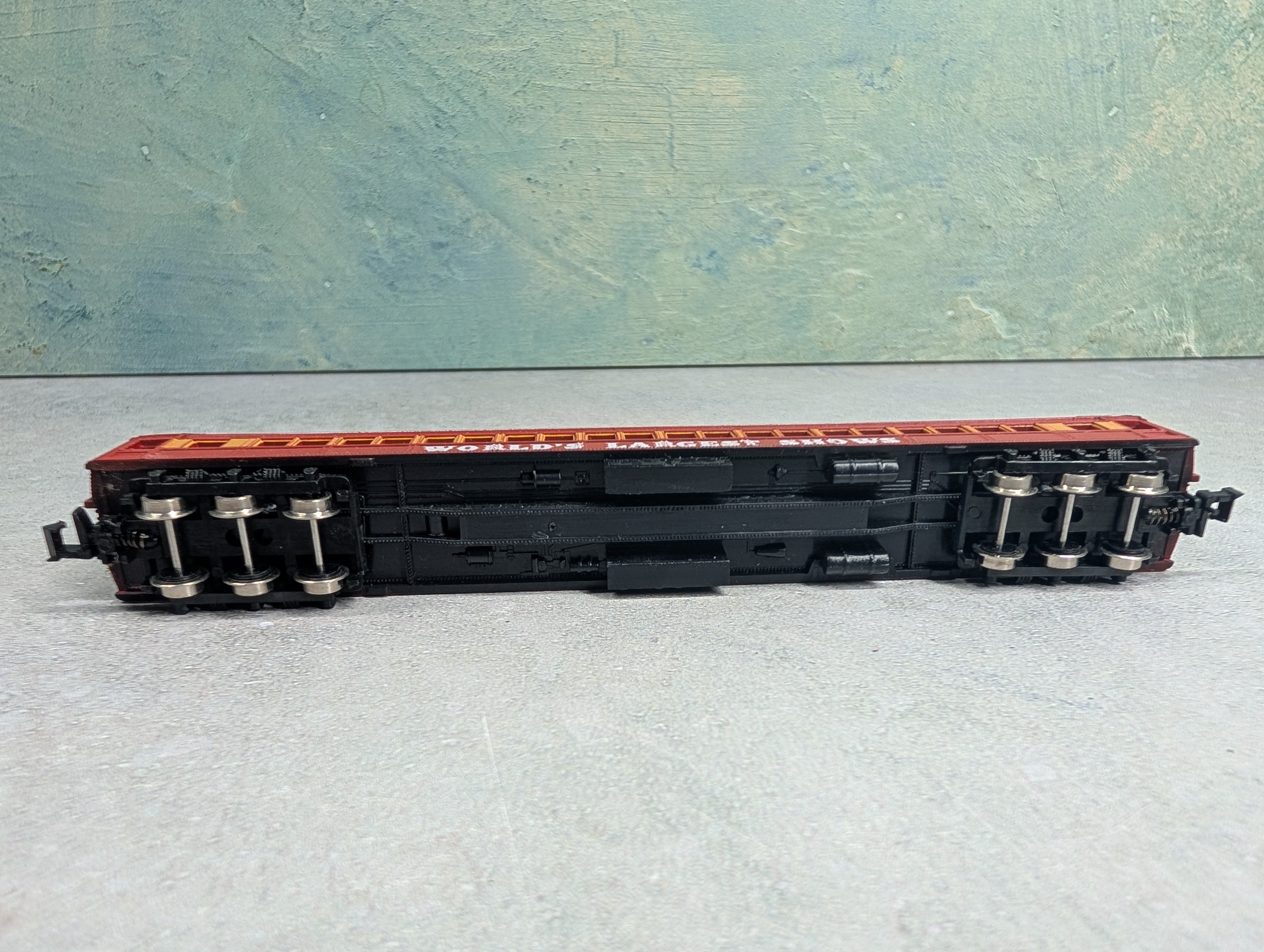 USED Model Power N Scale Passenger Car World's Largest Shows Circus Passenger Car