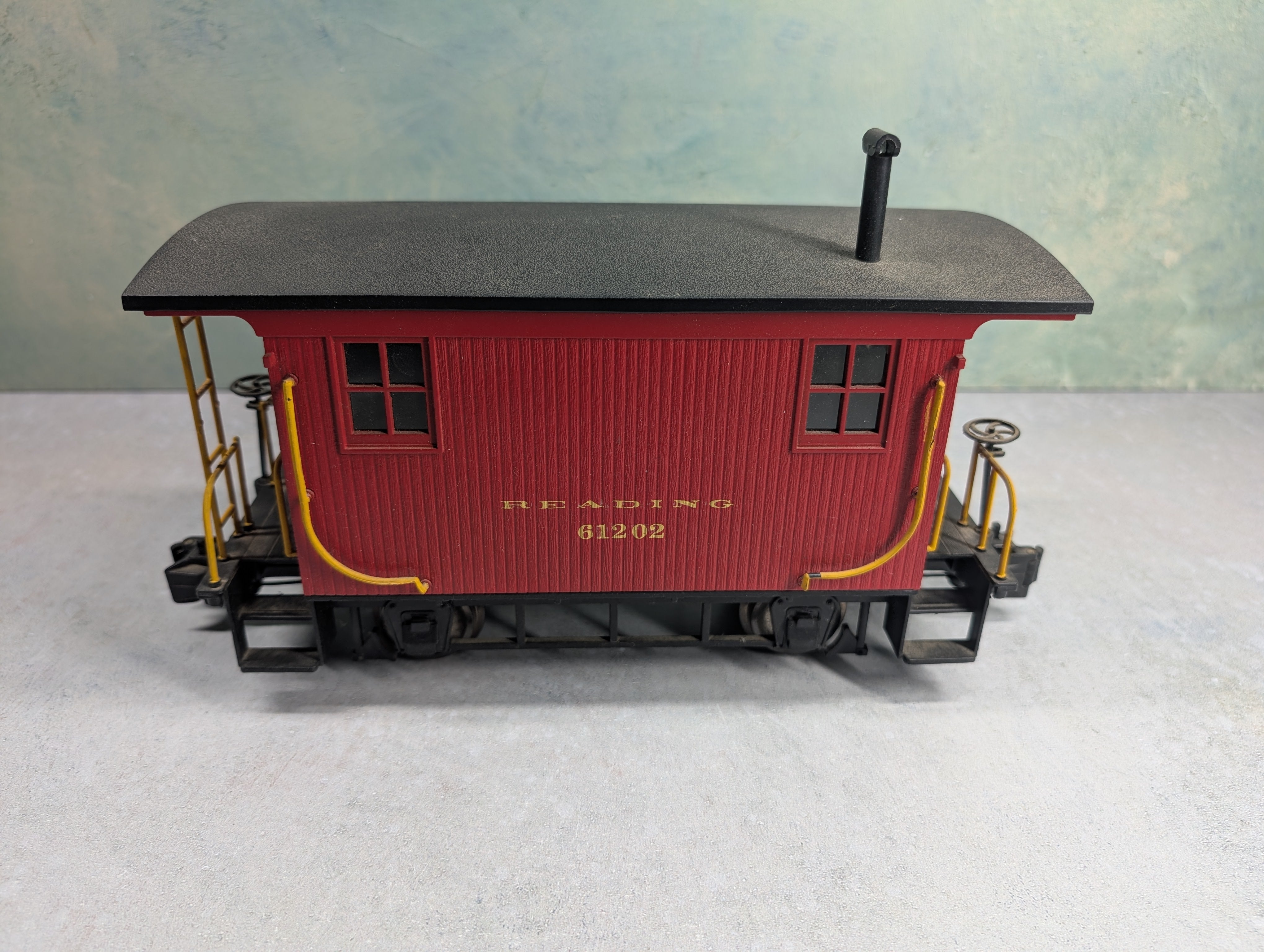 USED Bachmann G Scale Wooden Caboose Reading #61202 Custom Decals