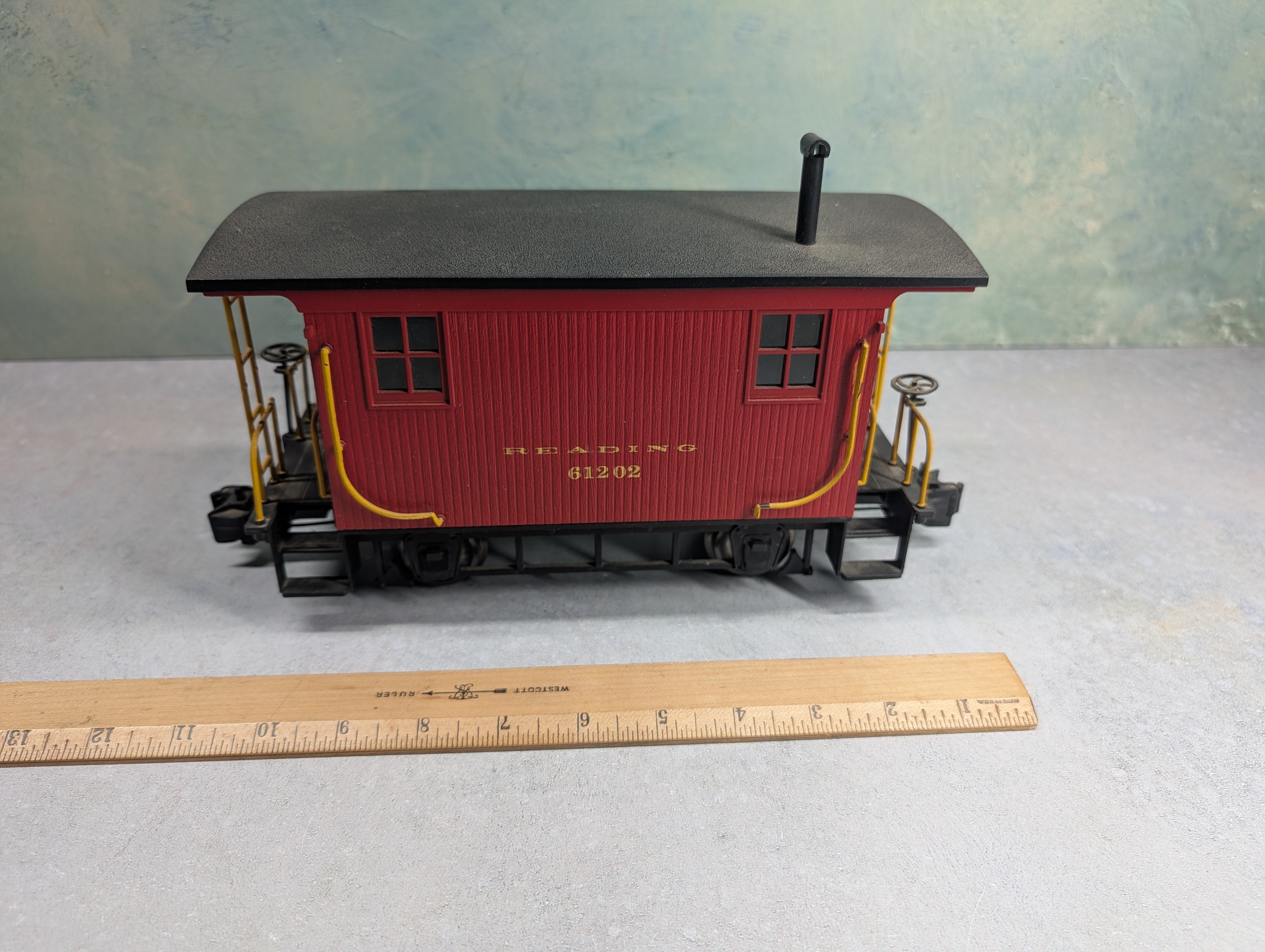 USED Bachmann G Scale Wooden Caboose Reading #61202 Custom Decals