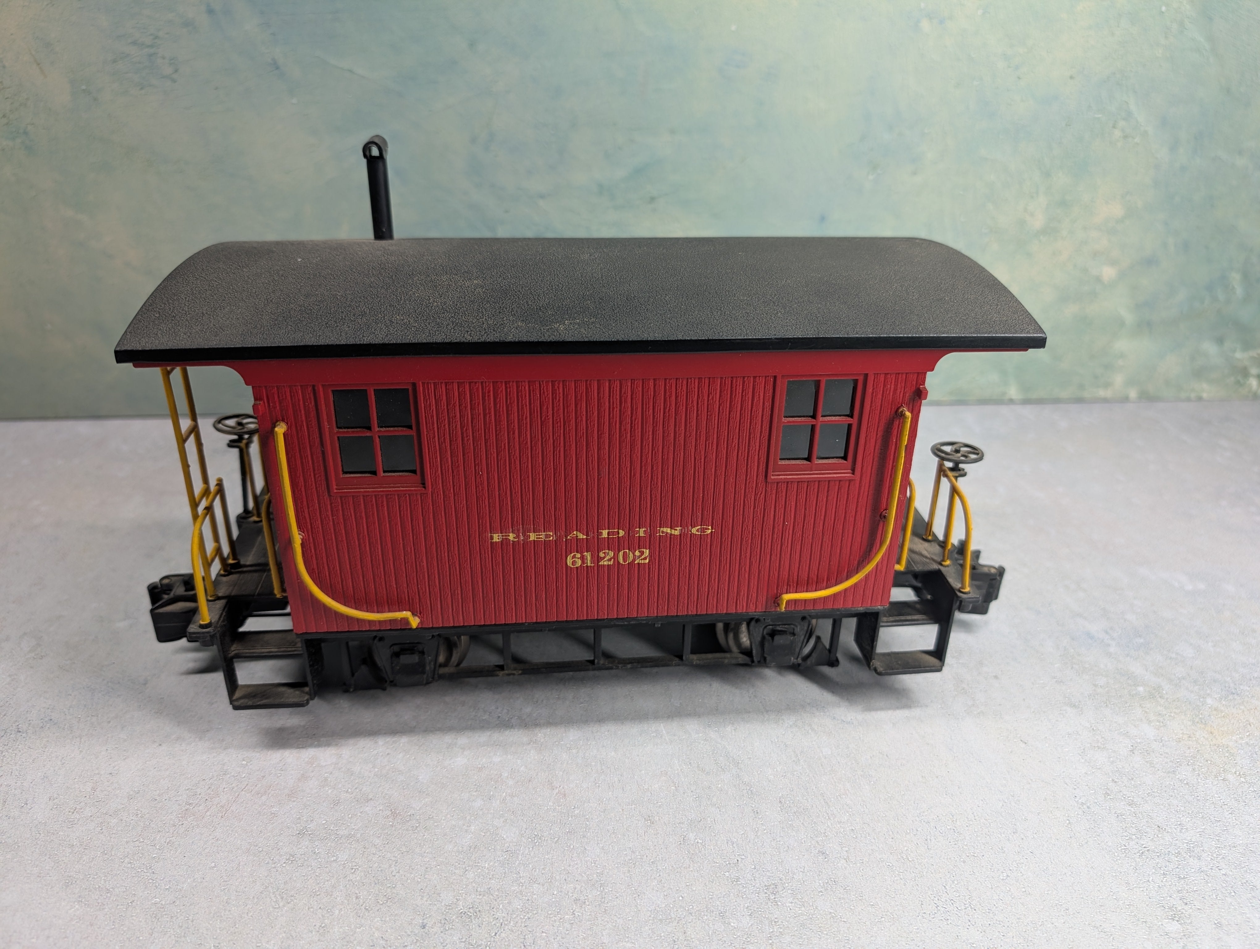 USED Bachmann G Scale Wooden Caboose Reading #61202 Custom Decals