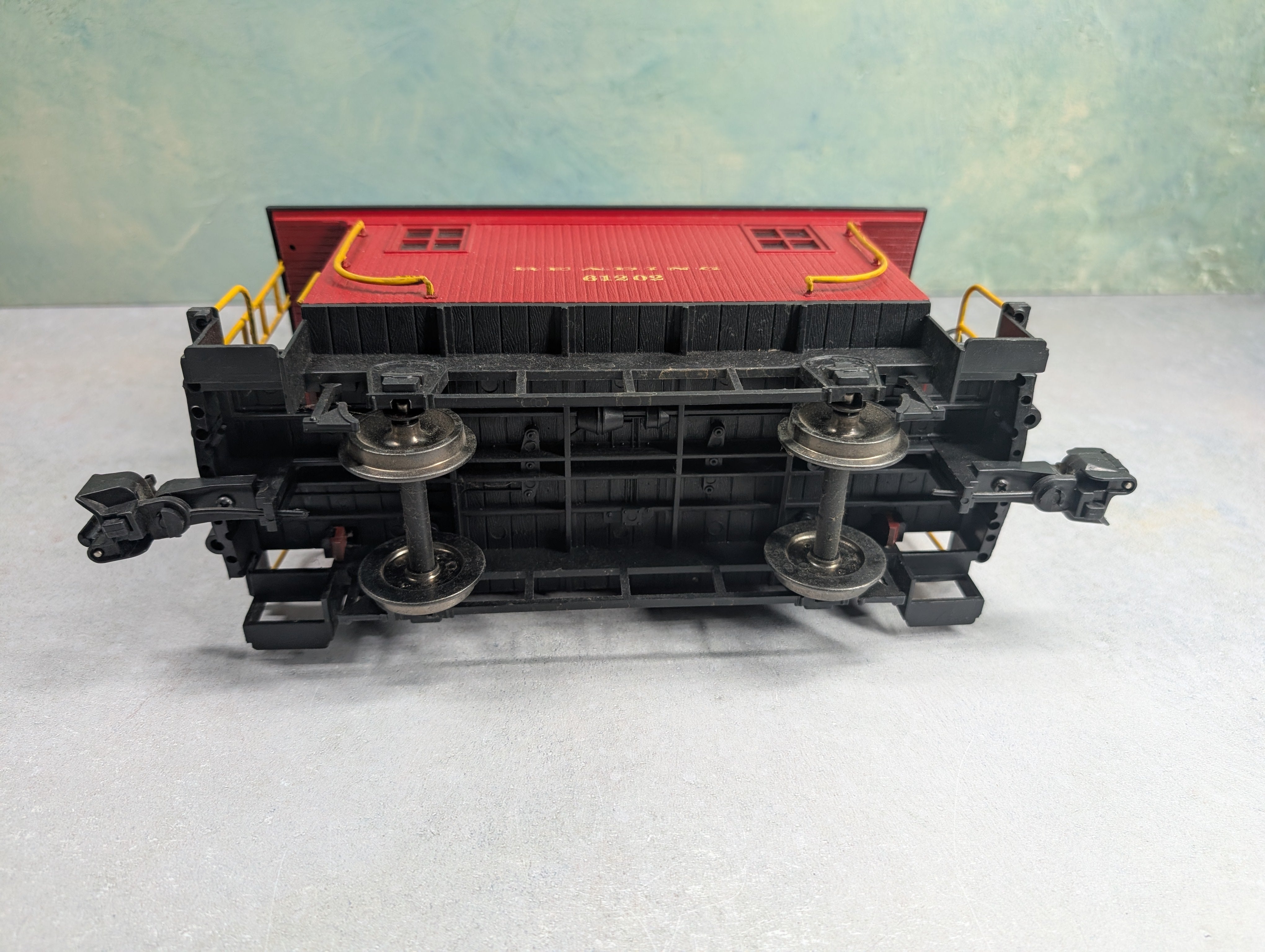 USED Bachmann G Scale Wooden Caboose Reading #61202 Custom Decals