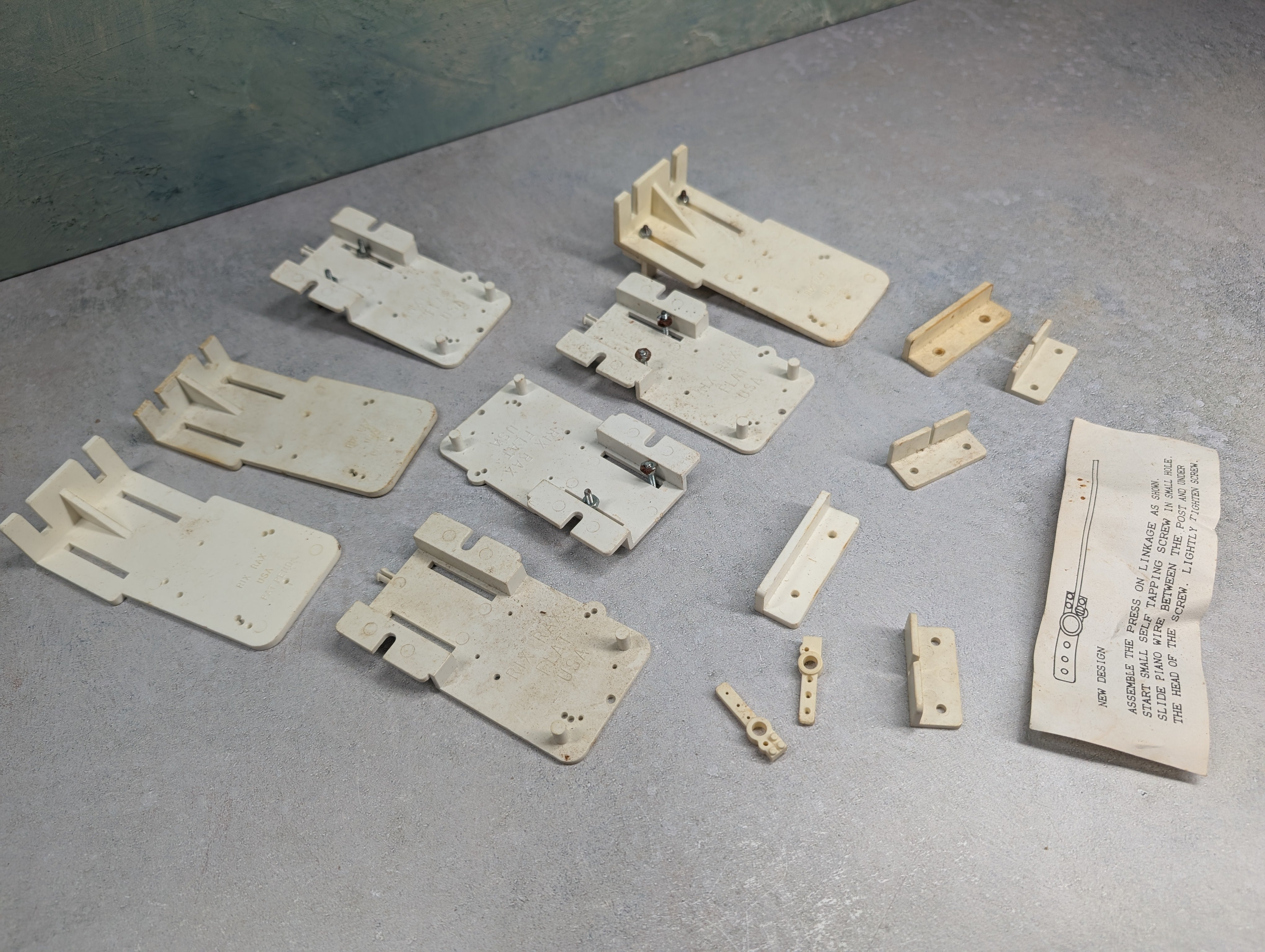 USED Rix HO Scale Parts & Pieces of Under-Layout Mounting Bracket Twin Coil Switch Machine Parts