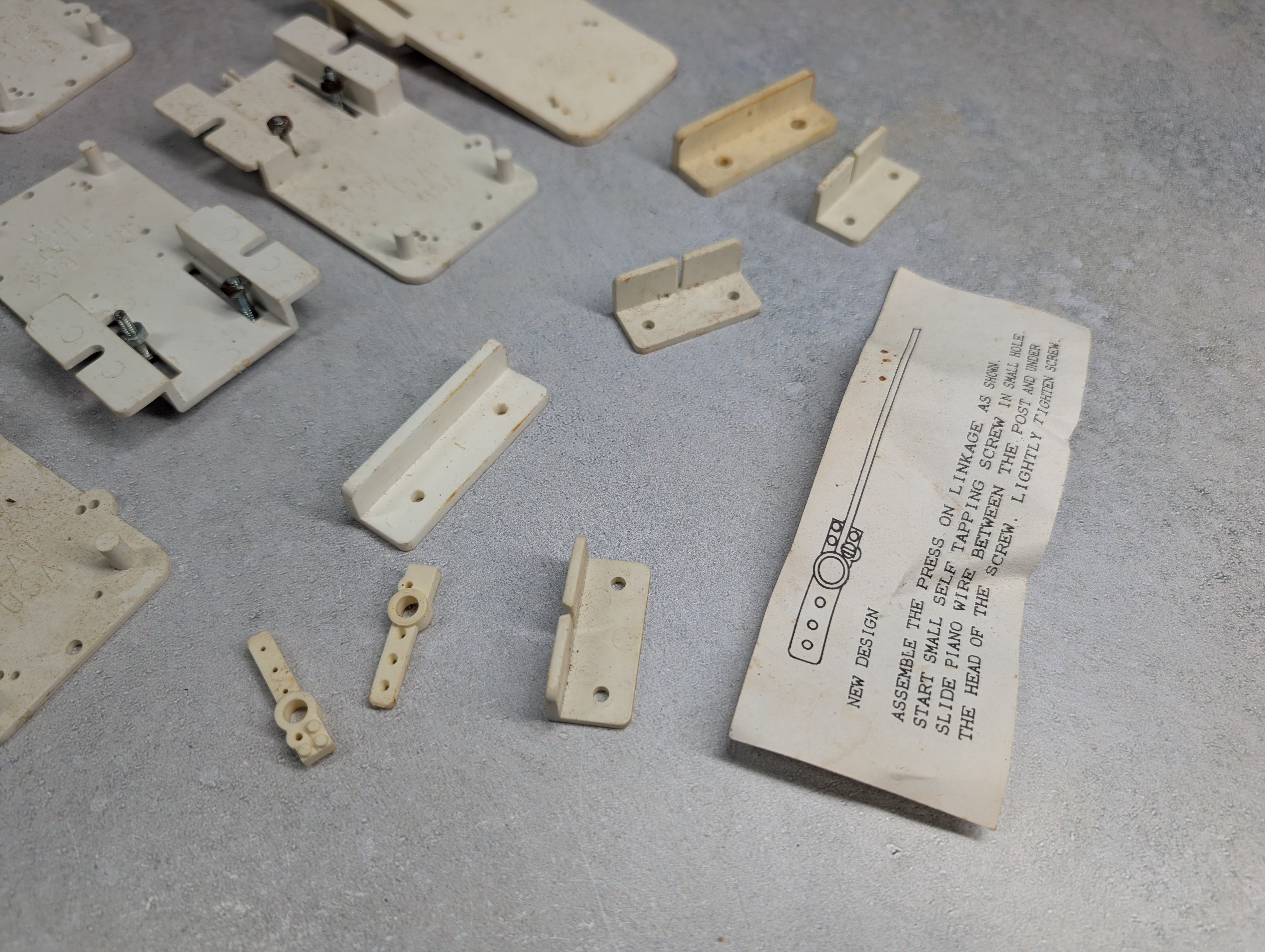 USED Rix HO Scale Parts & Pieces of Under-Layout Mounting Bracket Twin Coil Switch Machine Parts