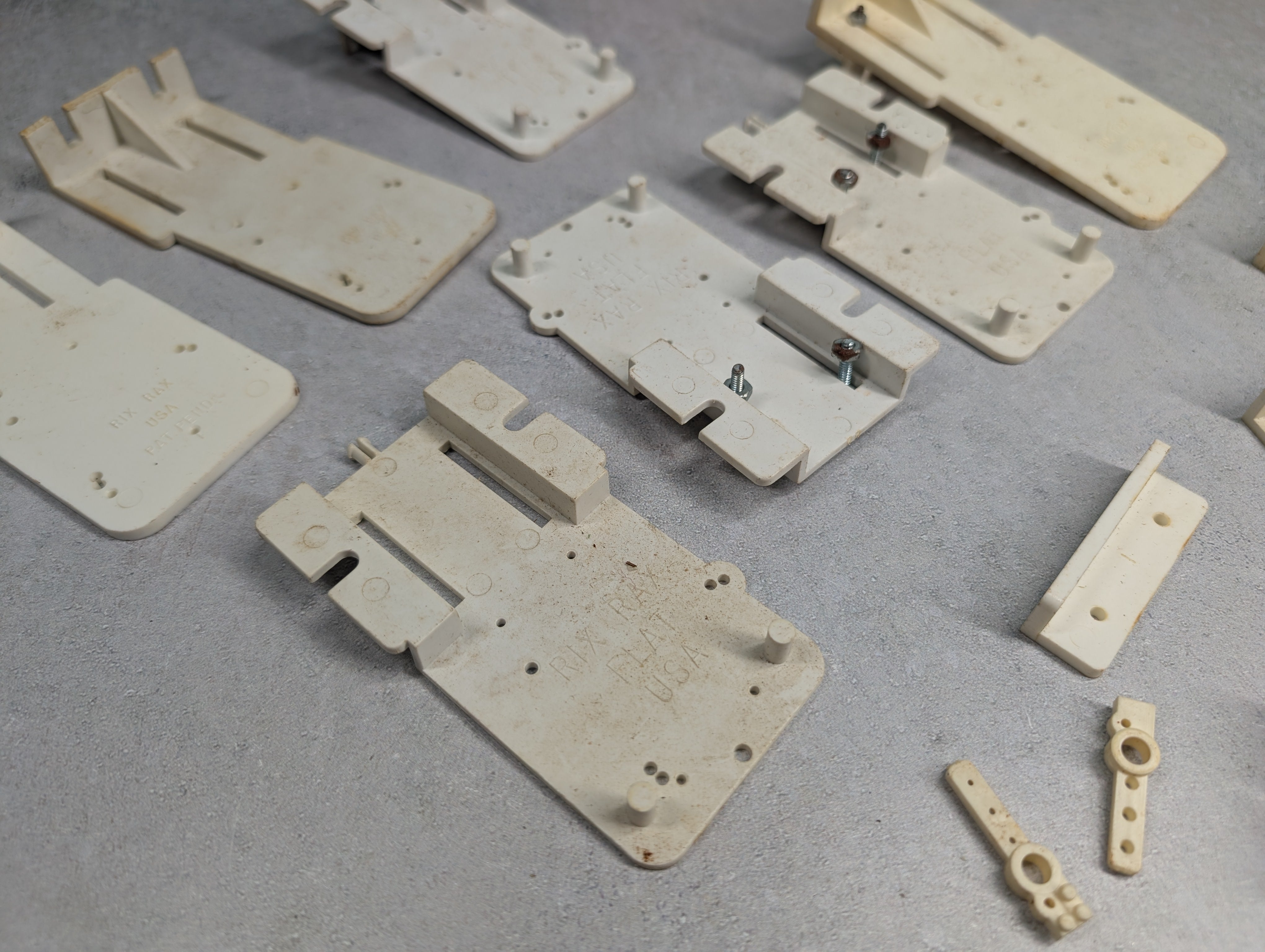 USED Rix HO Scale Parts & Pieces of Under-Layout Mounting Bracket Twin Coil Switch Machine Parts