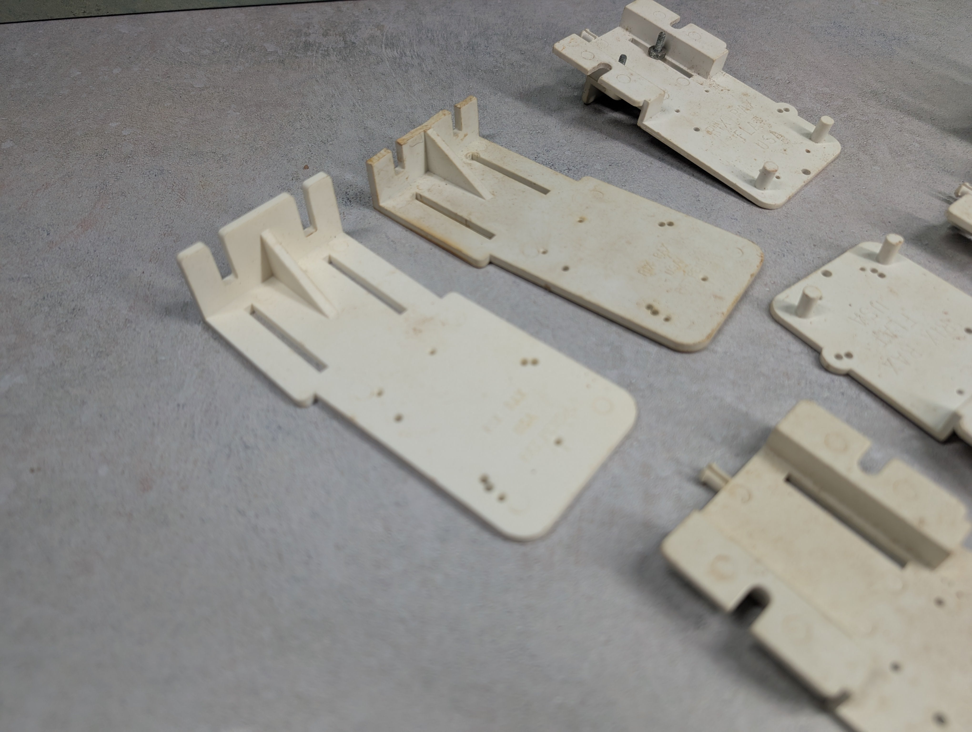 USED Rix HO Scale Parts & Pieces of Under-Layout Mounting Bracket Twin Coil Switch Machine Parts