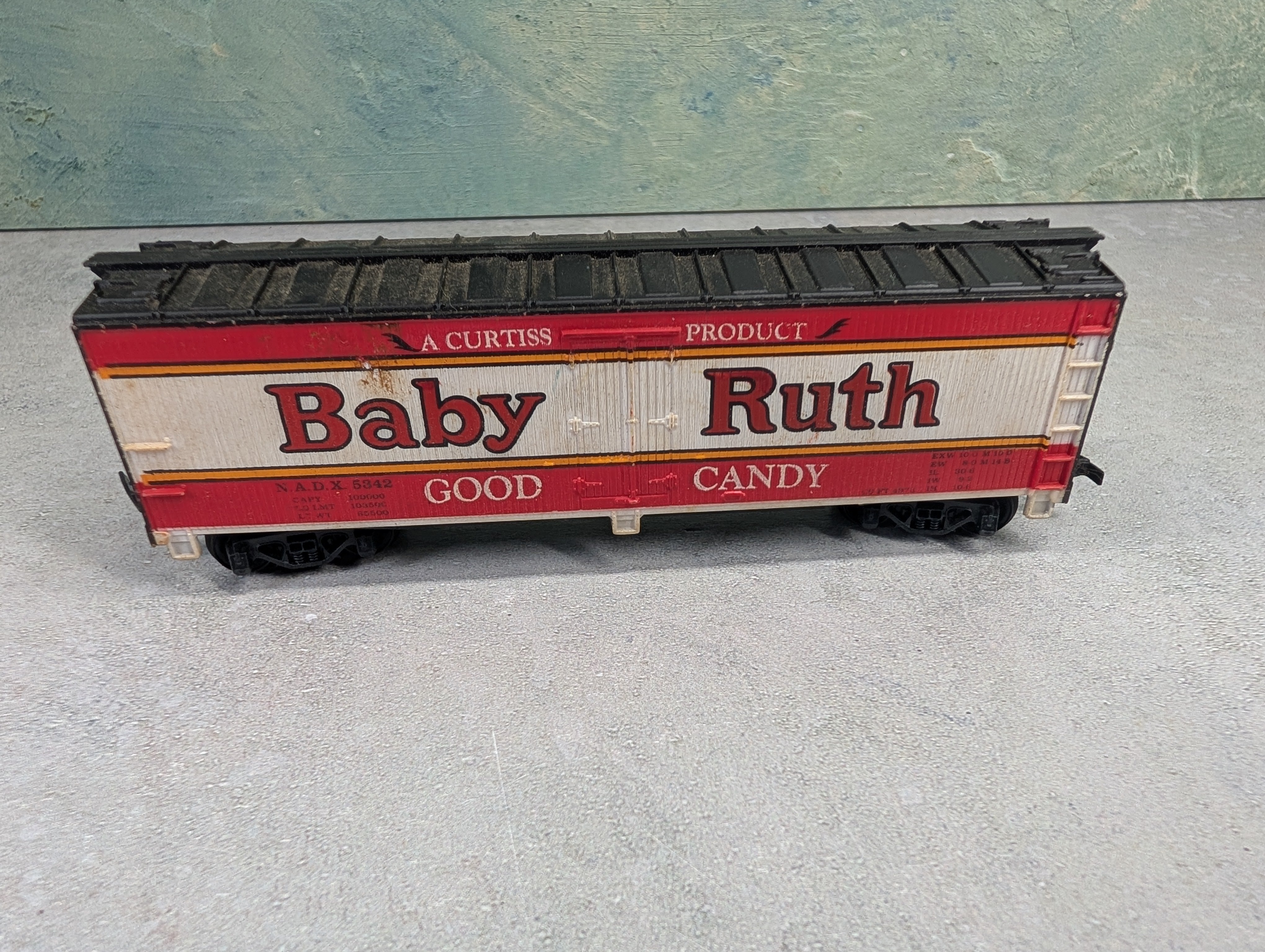 USED Tyco HO Scale Wooden Box Car Baby Ruth NADX #5342