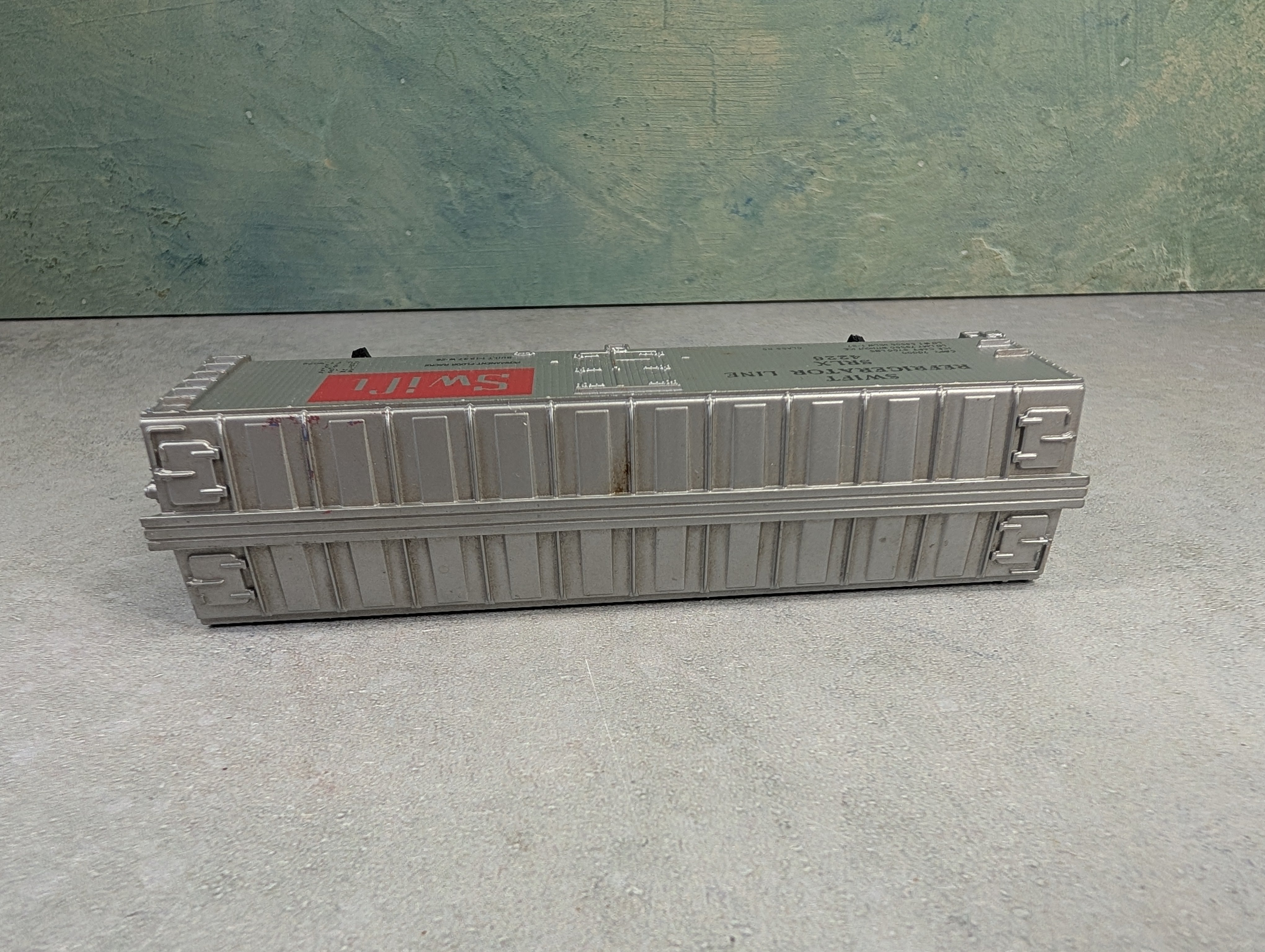 USED Tyco HO Scale 40' Box Car Swift SRLX #4226