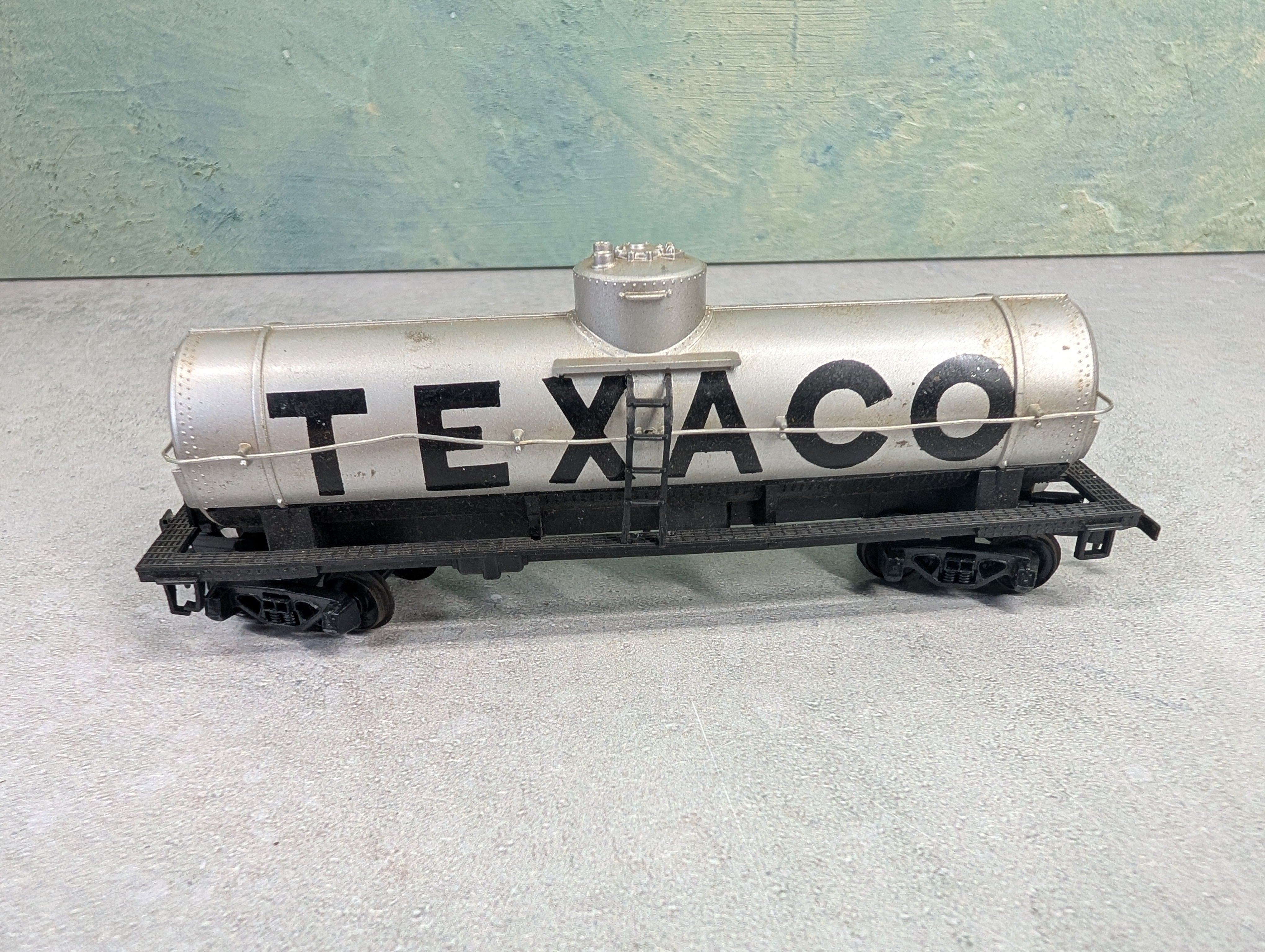 USED Tyco HO Scale Tank Car Texaco