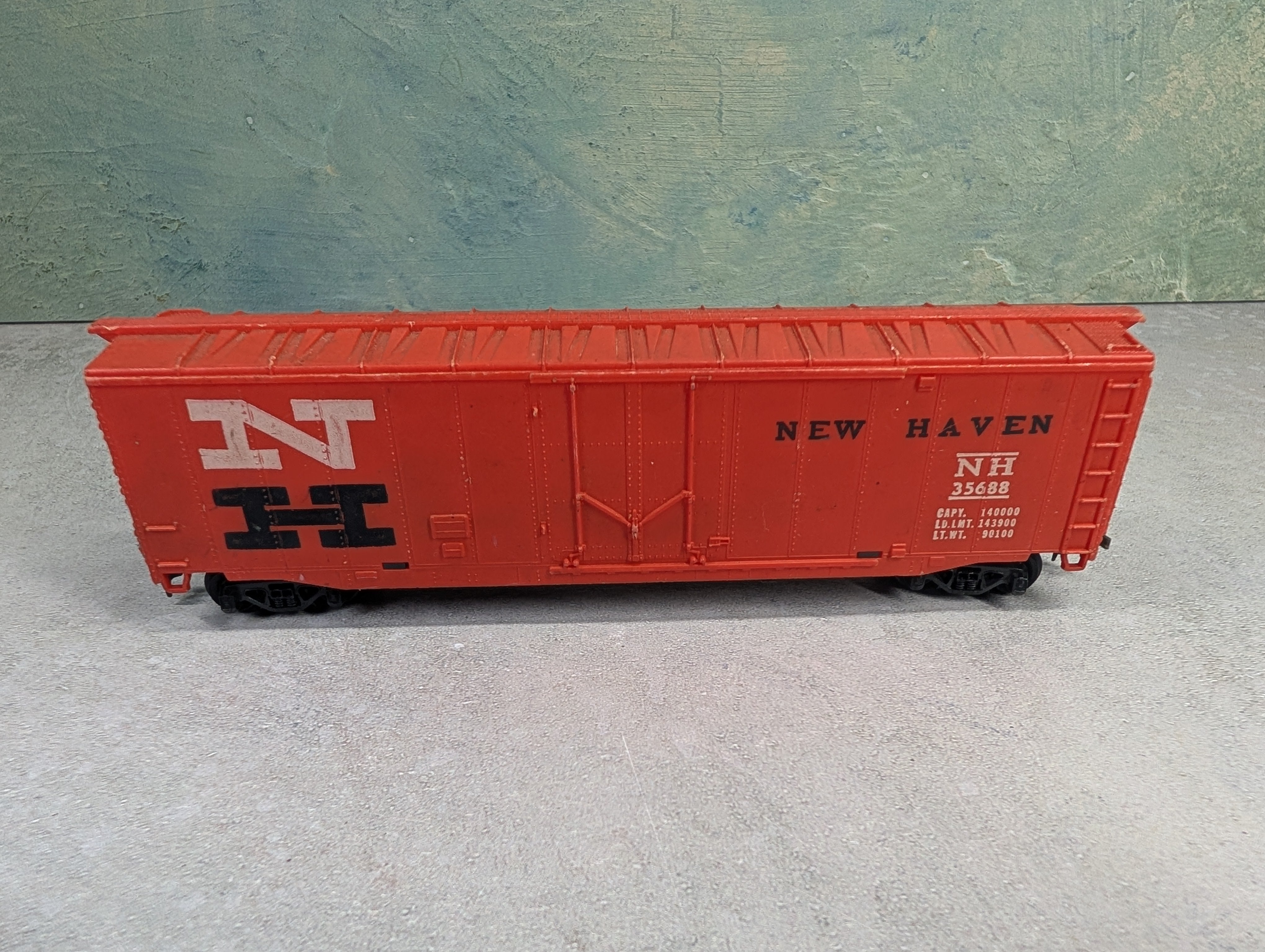 USED Tyco HO Scale 50' Box Car New Haven NH #35688