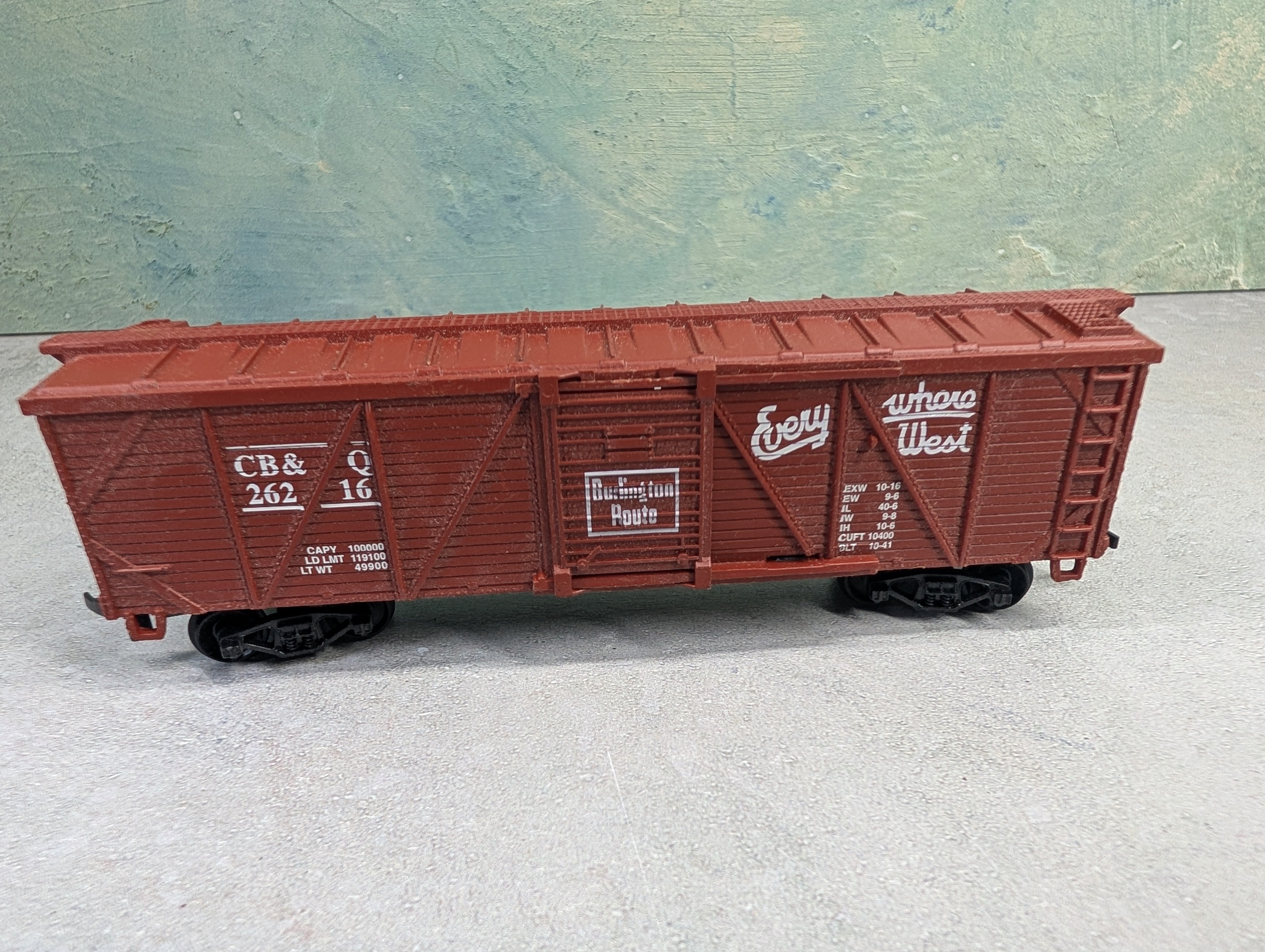 USED Life-Like HO Scale 40' Wooden Box Car CB&Q #26216