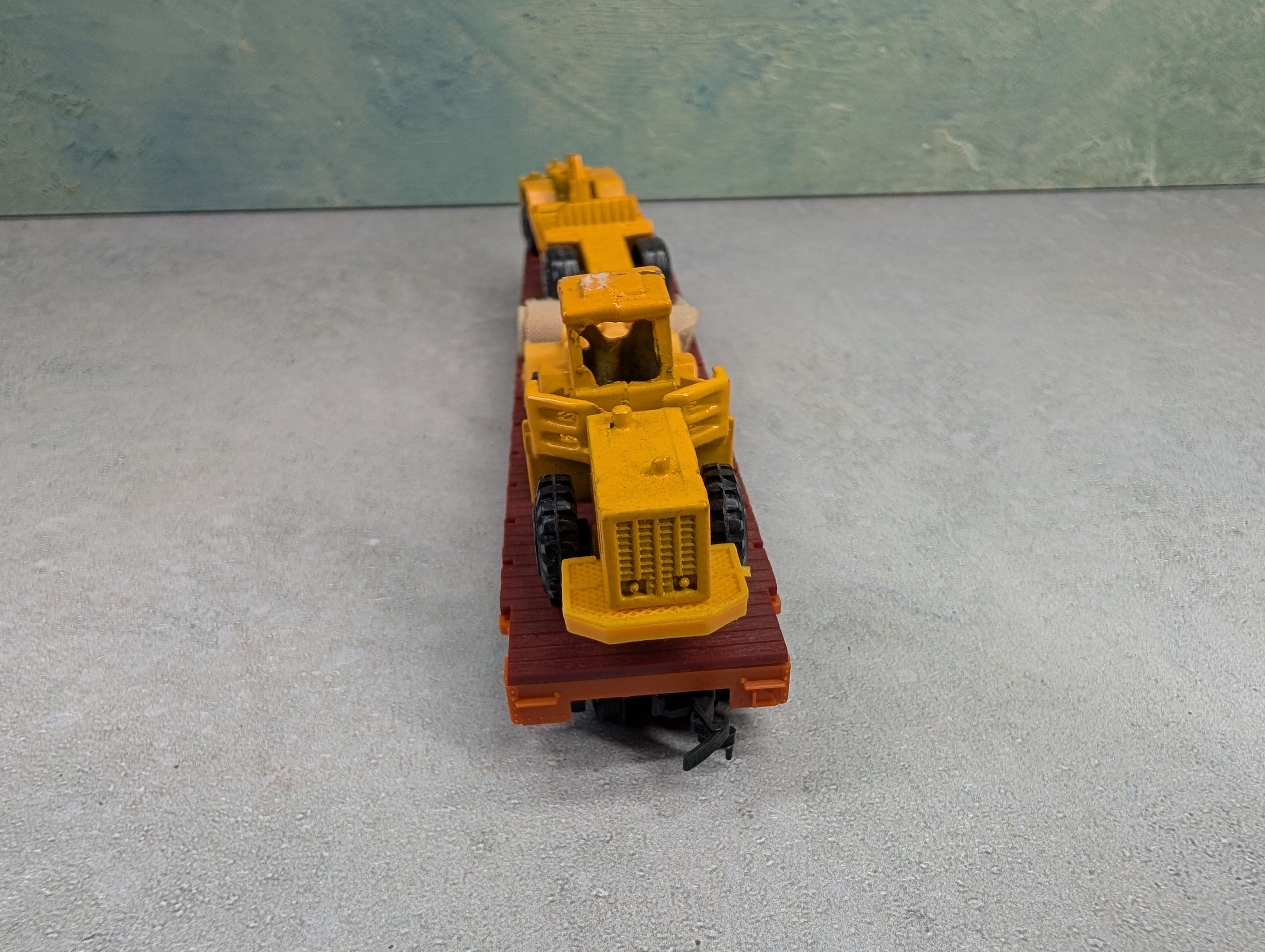 USED Pemco HO Scale Flat Car w/ Construction Loads