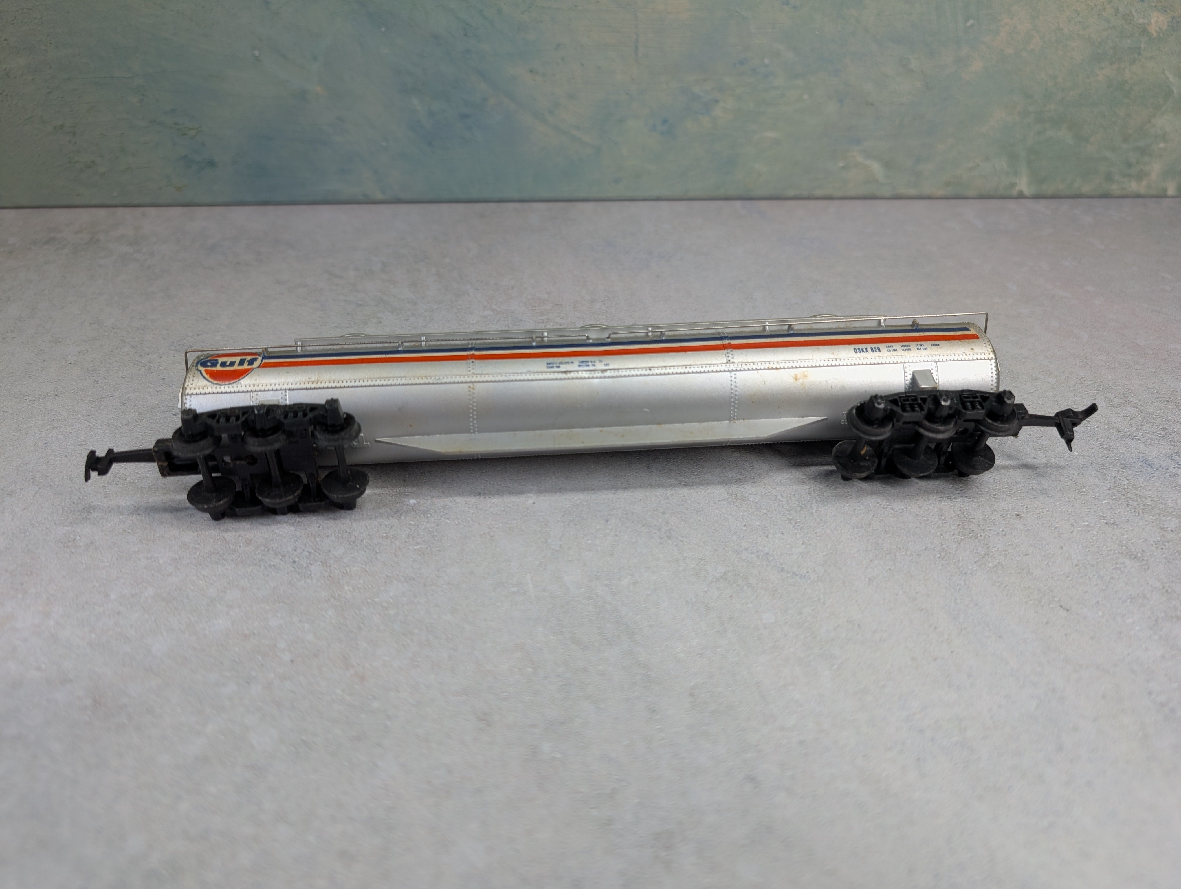 USED Tyco HO Scale Triple Dome Tank Car Gulf OSKX #829
