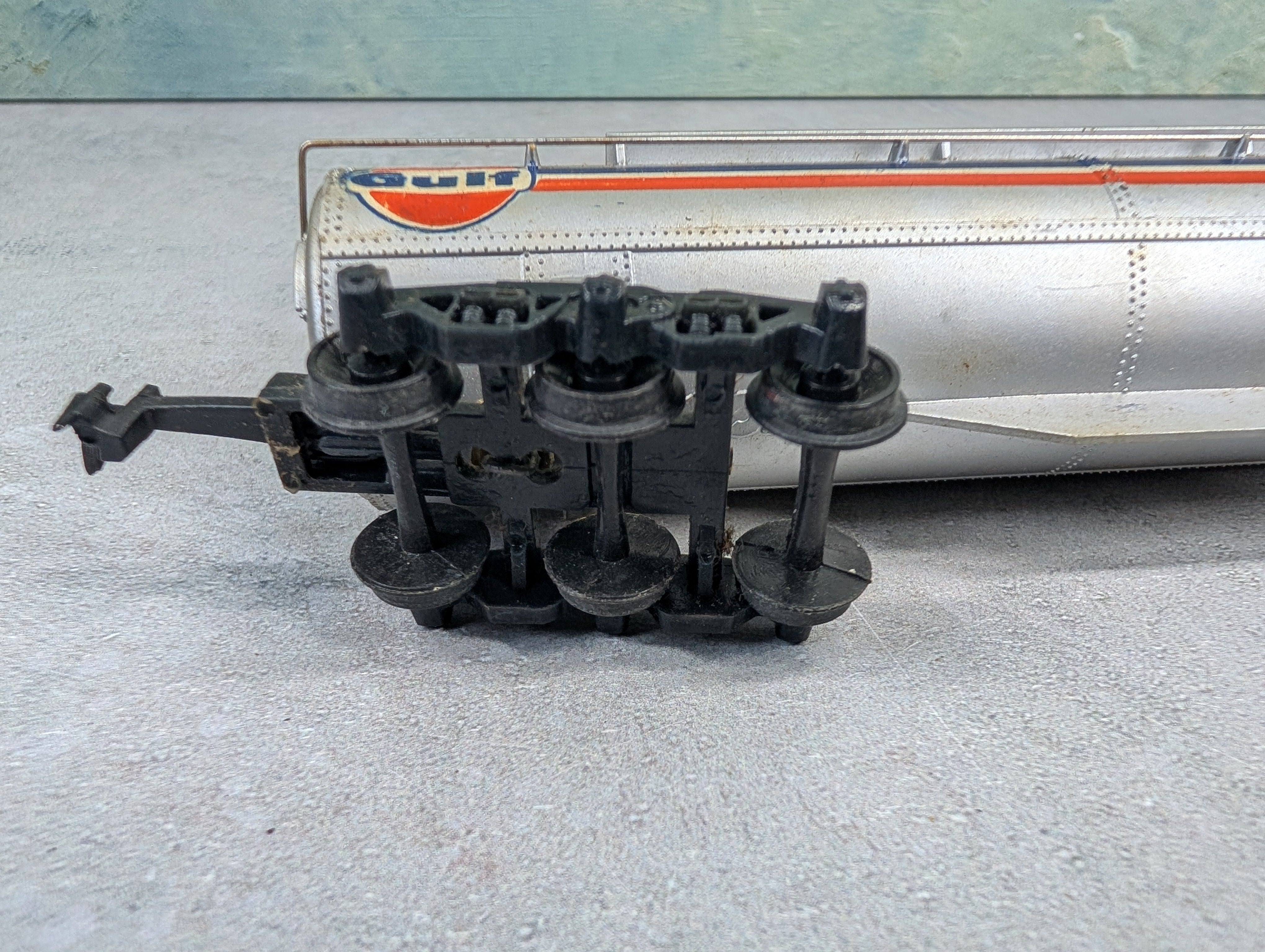 USED Tyco HO Scale Triple Dome Tank Car Gulf OSKX #829