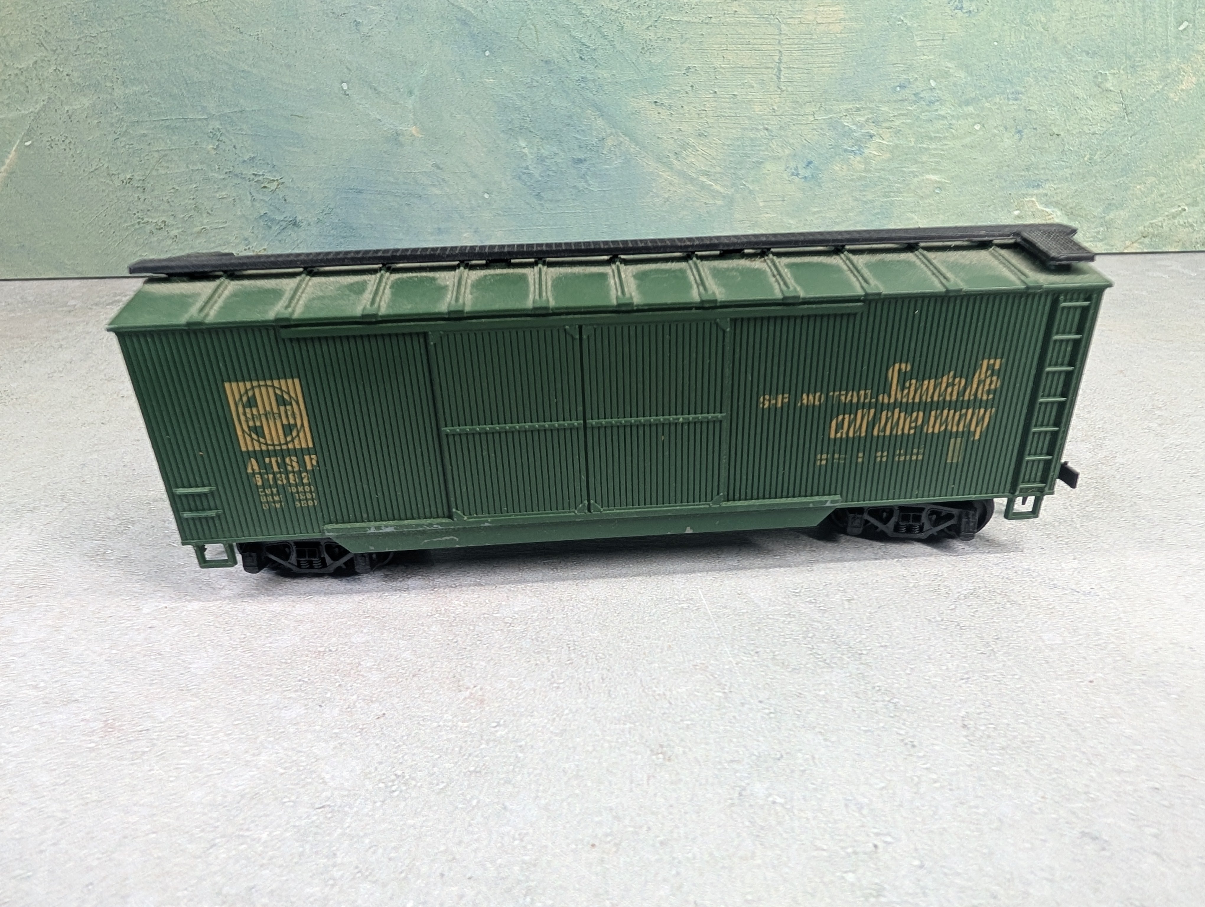 USED ROCO HO Scale 40' Wooden DD Box Car Santa Fe ATSF #67382