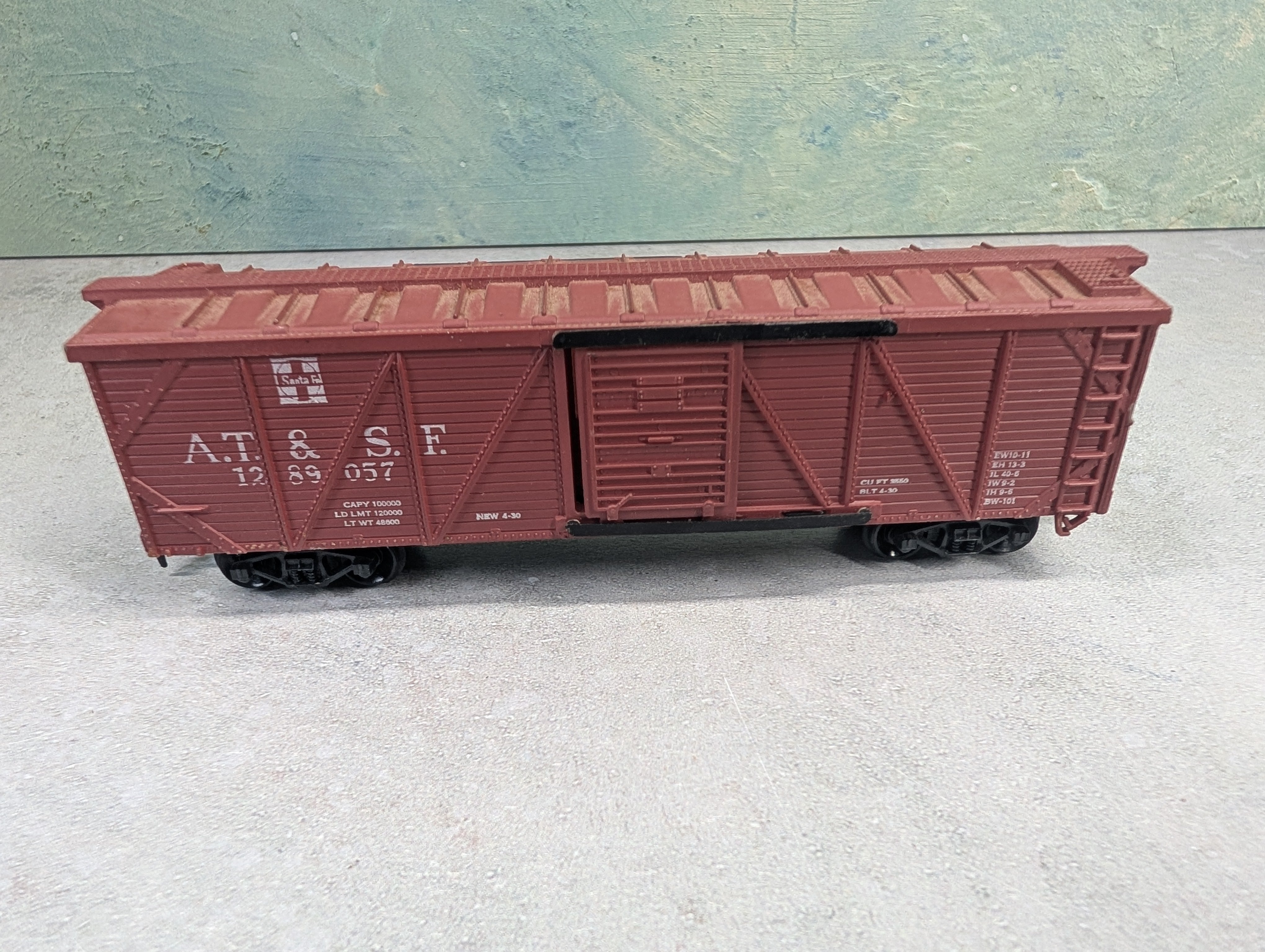 USED Life-Like HO Scale 42' Wooden Box Car Santa Fe ATSF #1289057