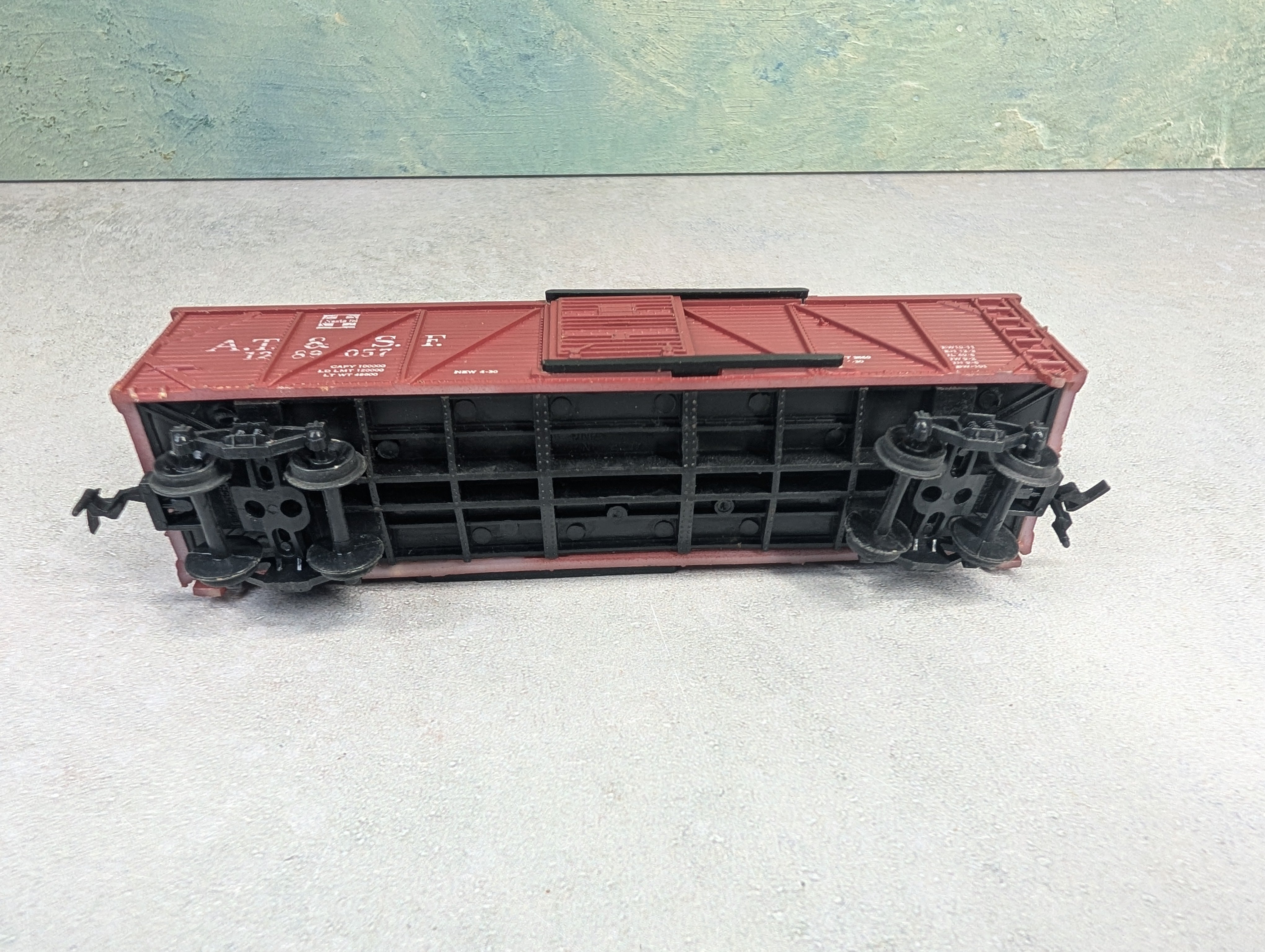 USED Life-Like HO Scale 42' Wooden Box Car Santa Fe ATSF #1289057