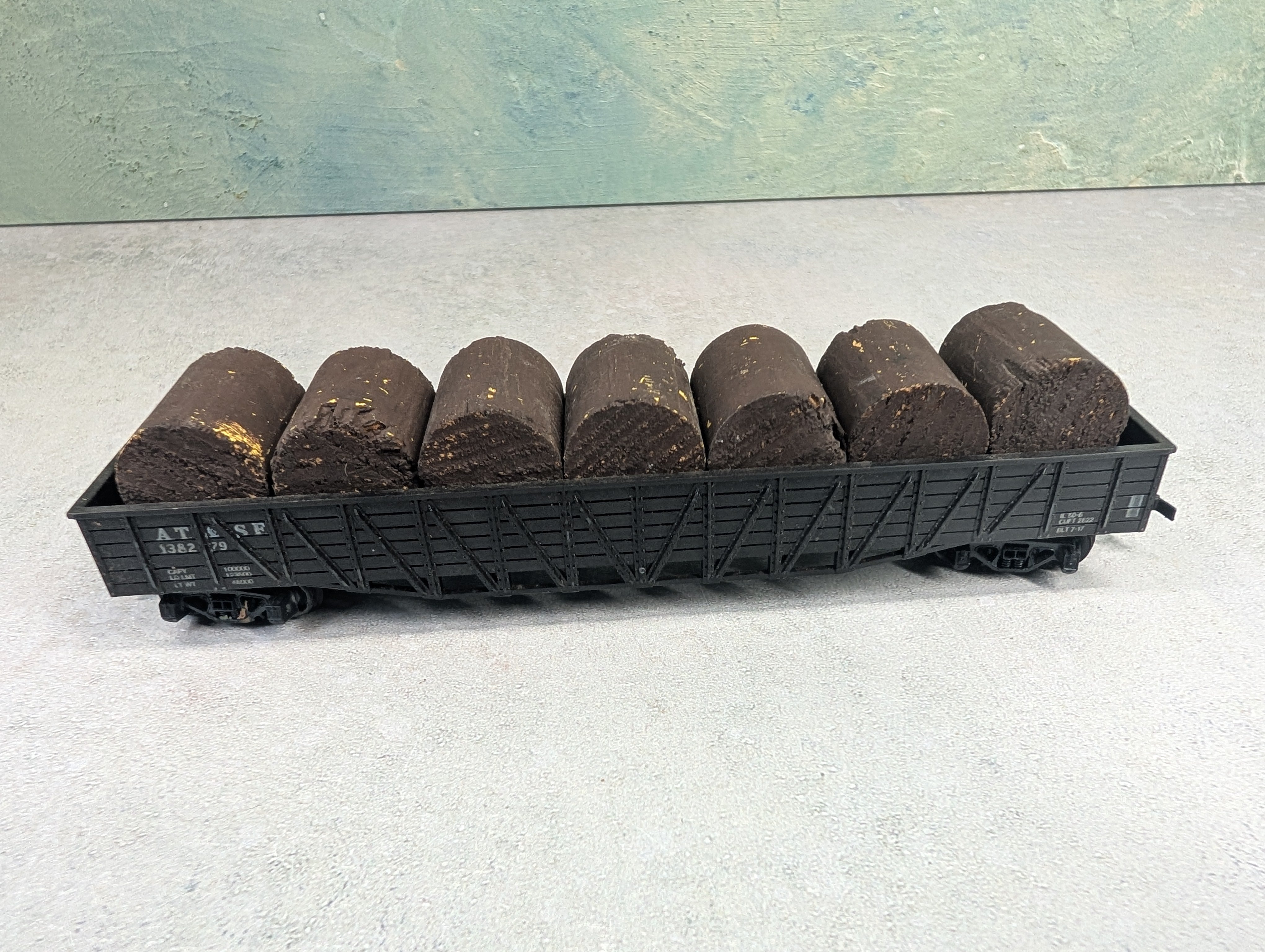 USED ROCO HO Scale 50' Wooden Gondola Santa Fe ATSF #138279 w/ Custom Load