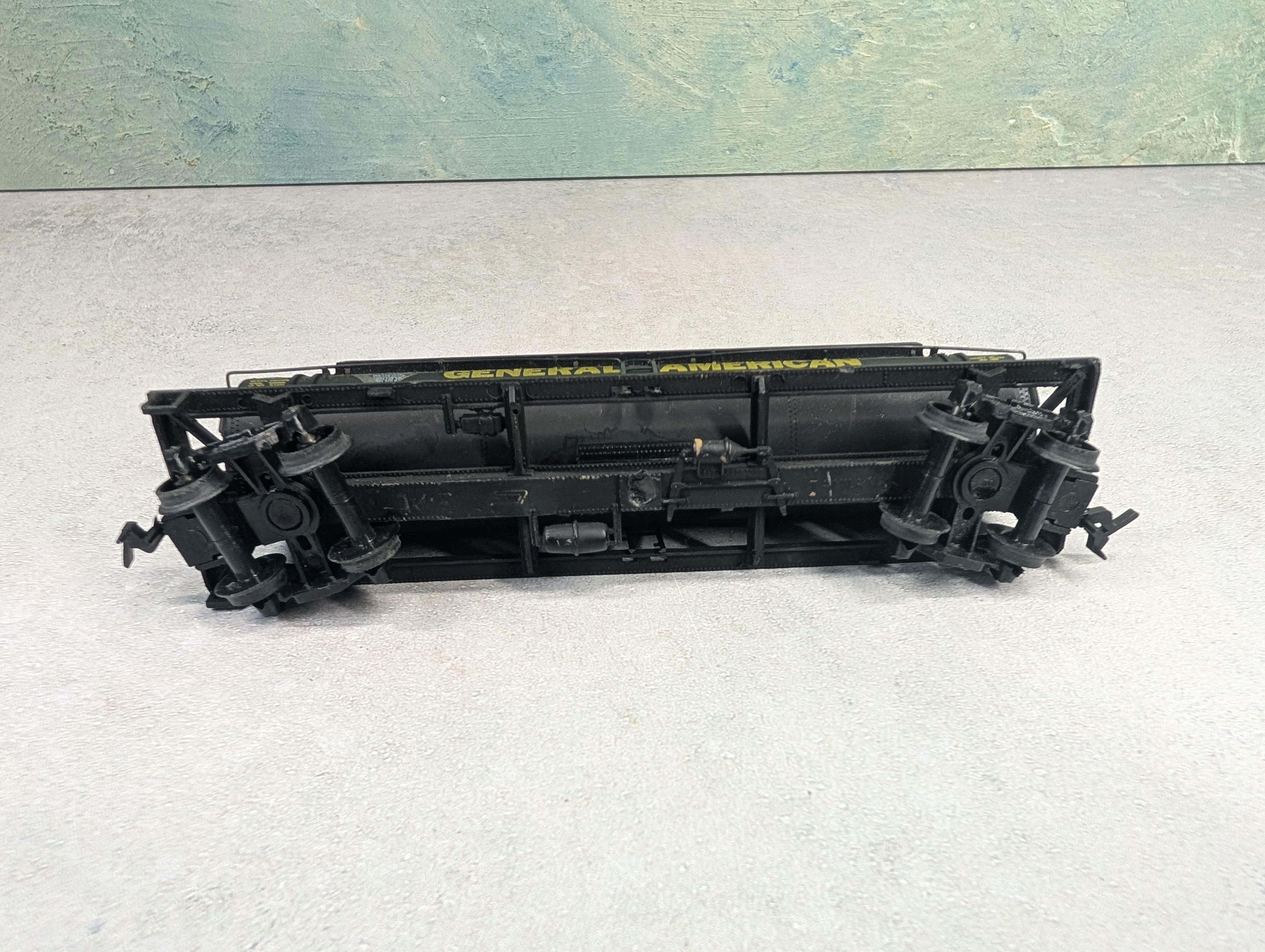 USED AHM HO Scale Triple Dome Tank Car General American #35028