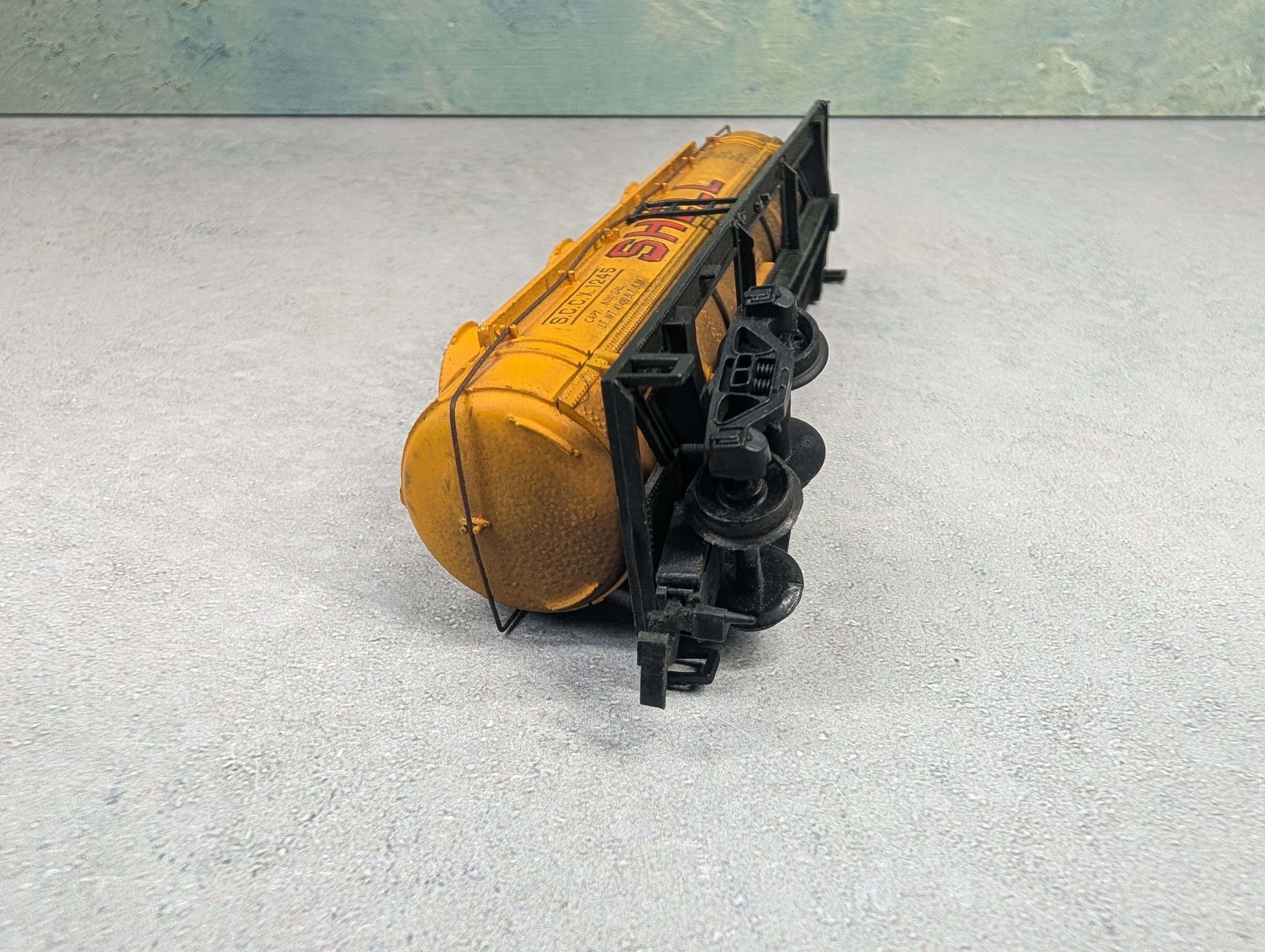 USED HO Scale Triple Dome Tank Car Shell SCCX #1245 Weathered